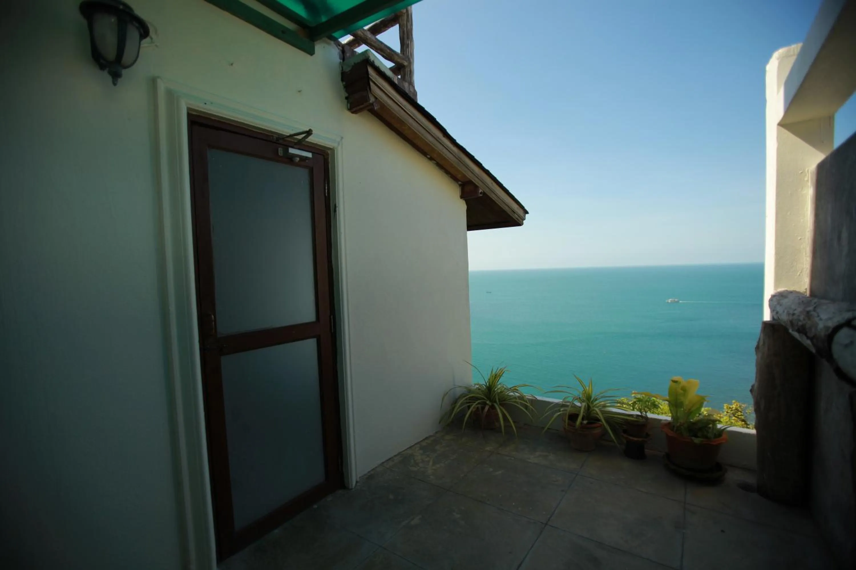 Shower in Phangan Utopia Resort