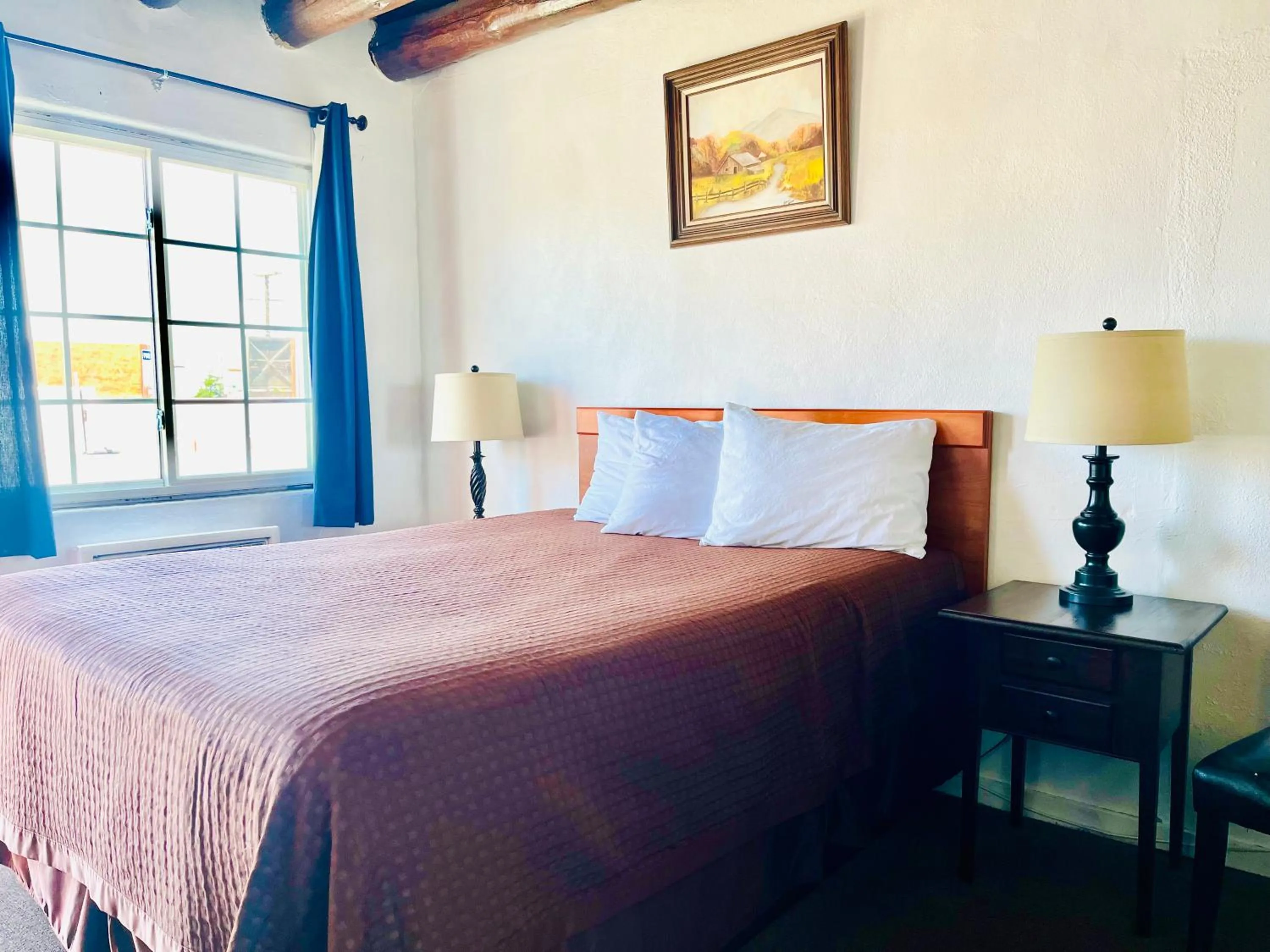 Bed in Cottonwood Court Motel