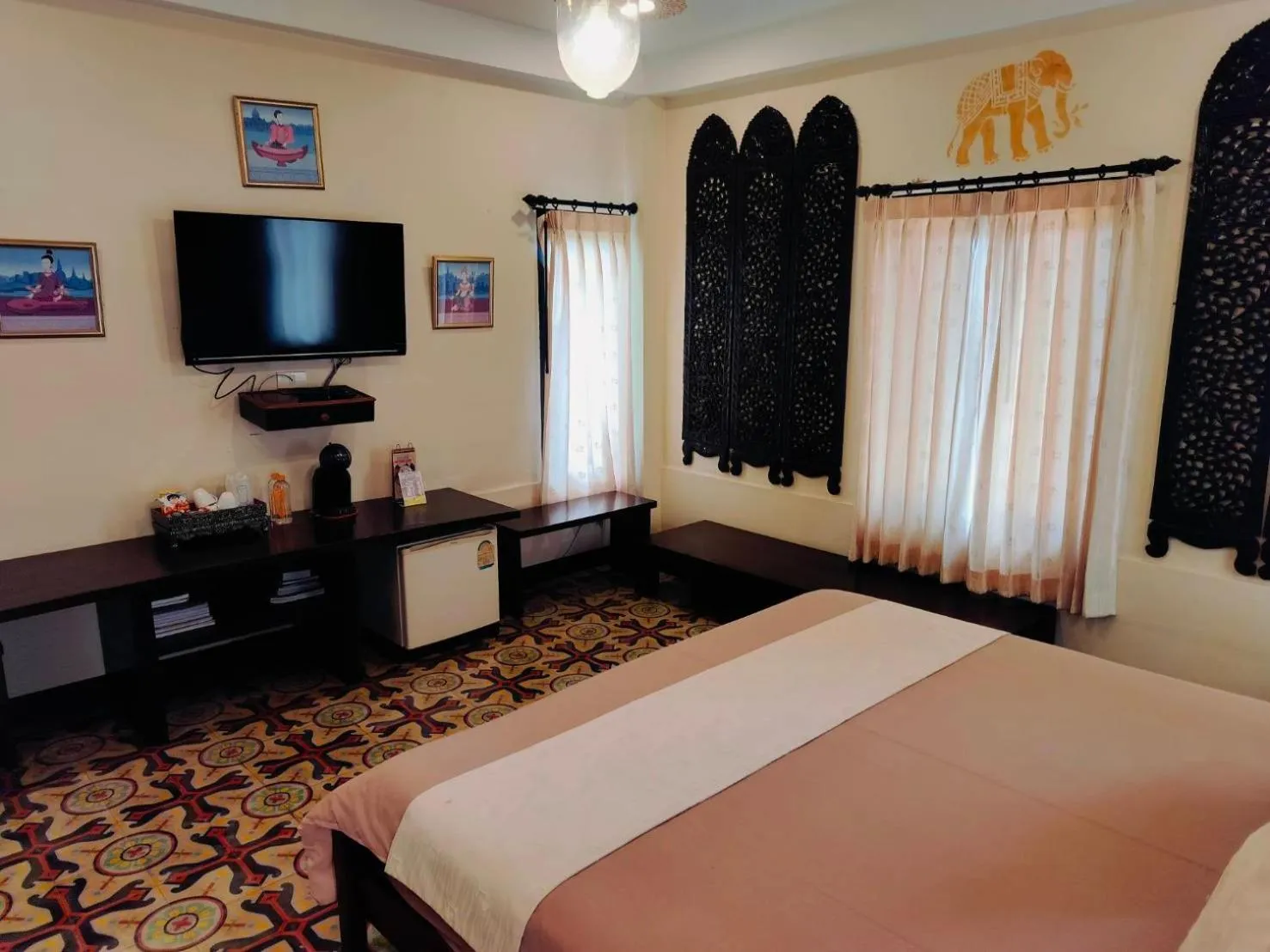 Bed in Pludhaya Resort & Spa