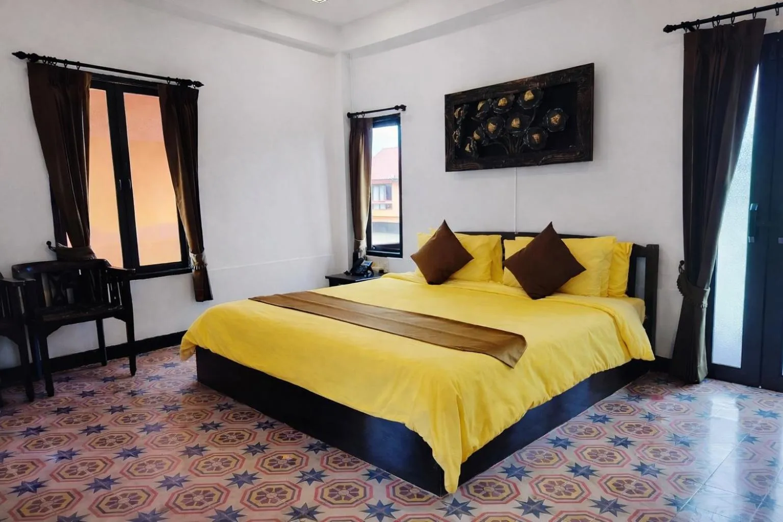 Bed in Pludhaya Resort & Spa