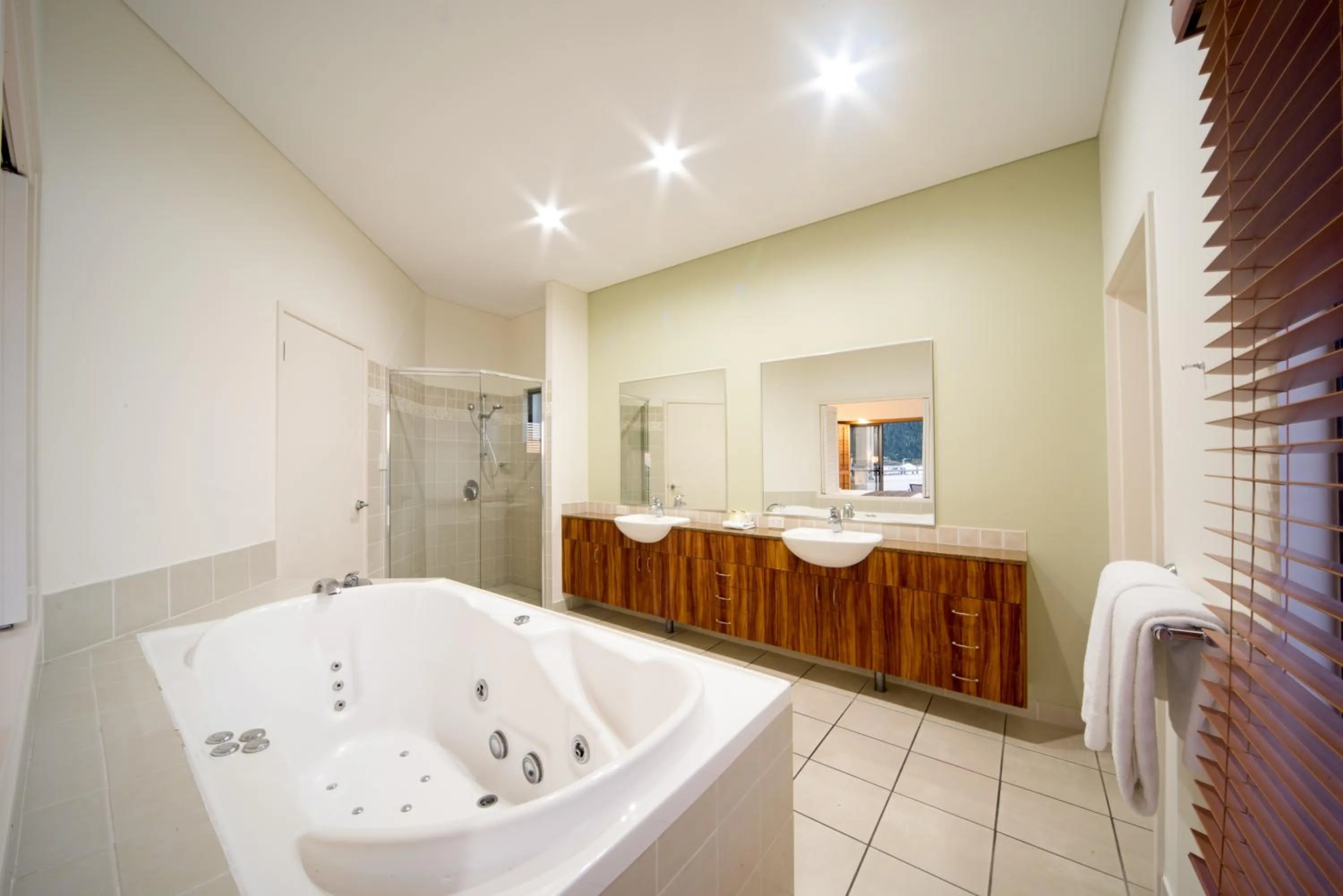 Bathroom in Portside Whitsunday Luxury Holiday Apartments