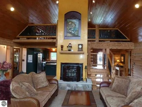 Living room in A Breath of Heaven B&B