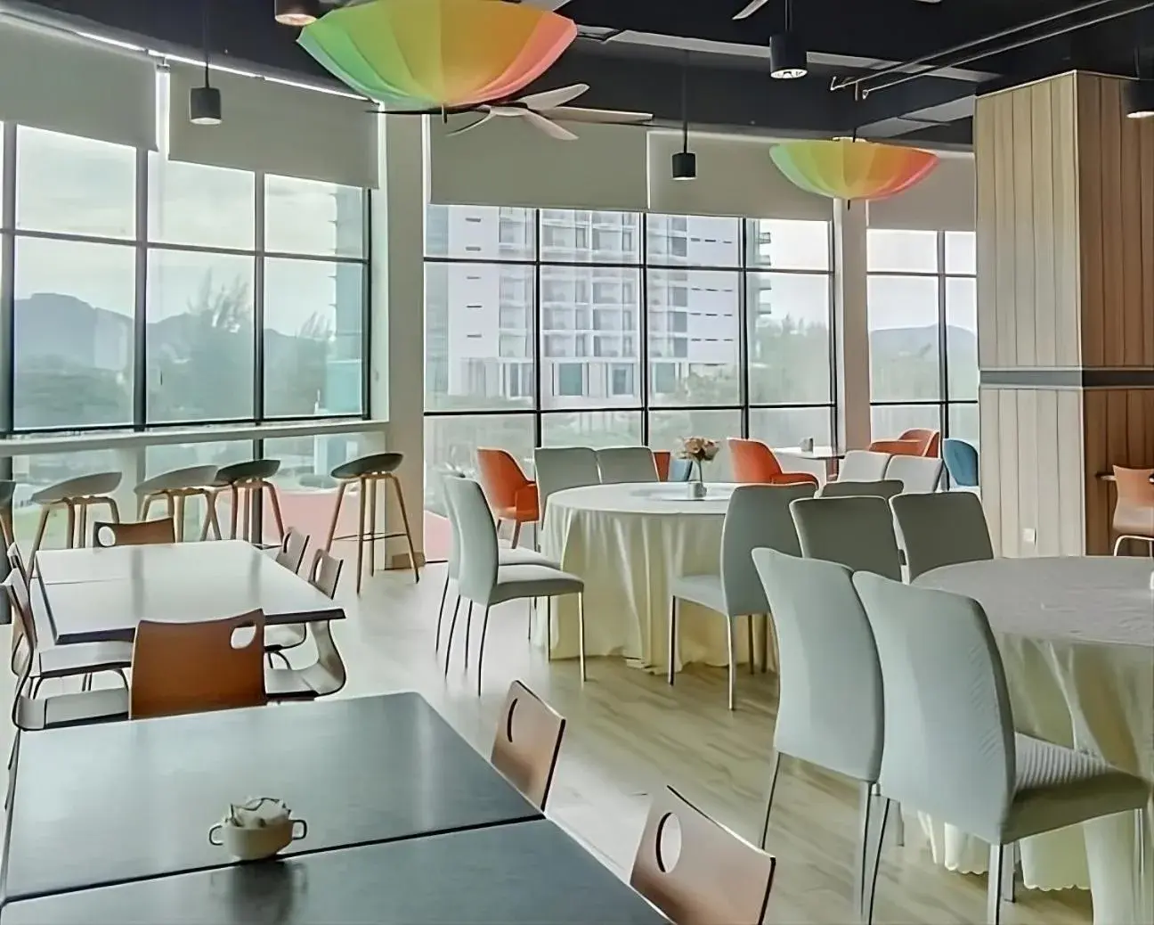 Restaurant/places to eat in Hotel Langkasuka Langkawi Restaurant/places to eat in Hotel Langkasuka Langkawi