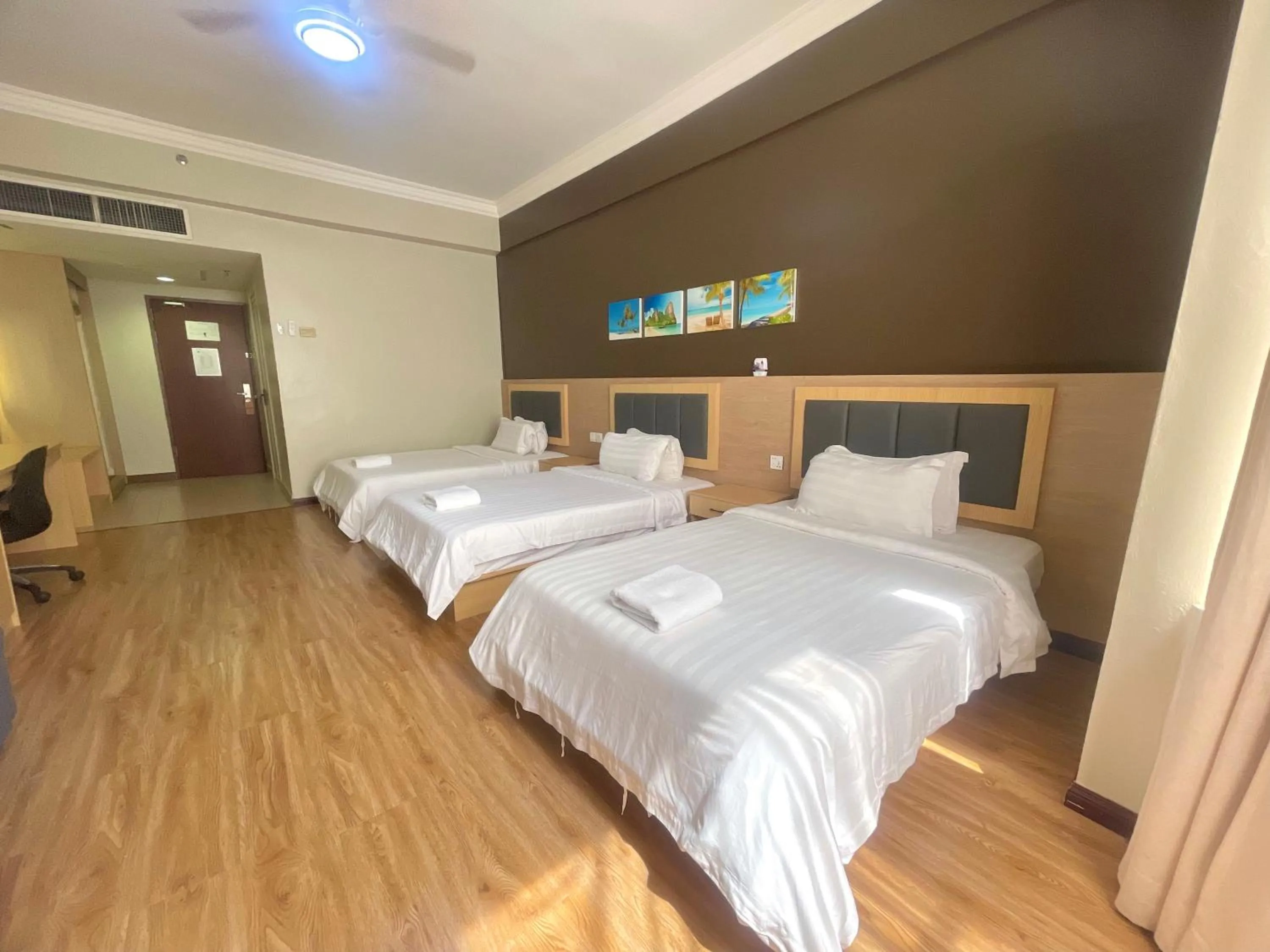 Bed in Hotel Langkasuka Langkawi