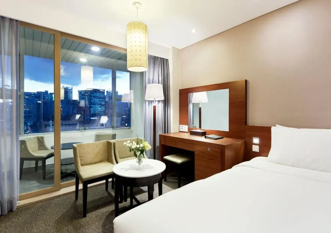 City view, Bed in Hotel PJ Myeongdong City view, Bed in Hotel PJ Myeongdong
