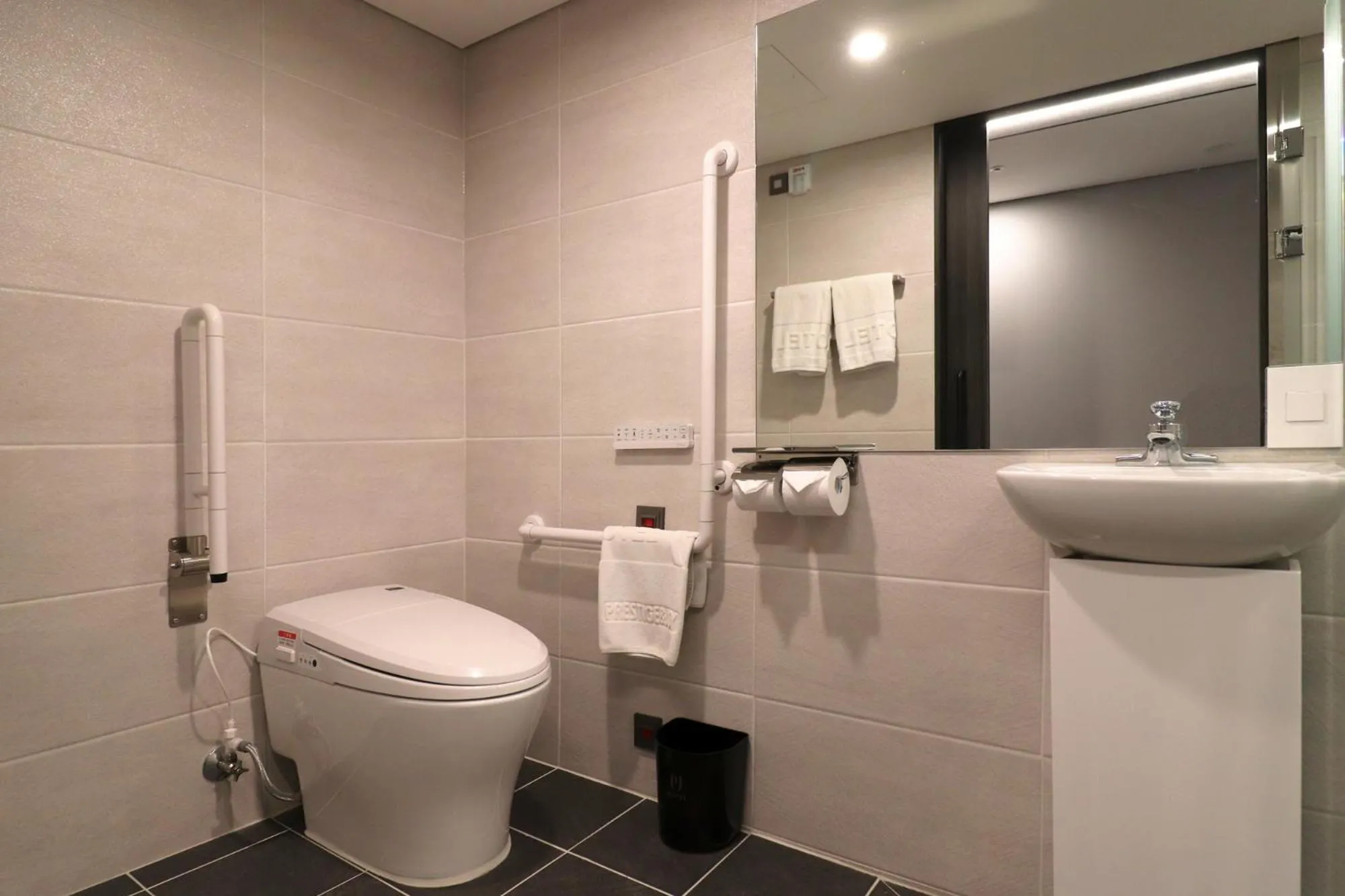 Toilet in Hotel PJ Myeongdong
