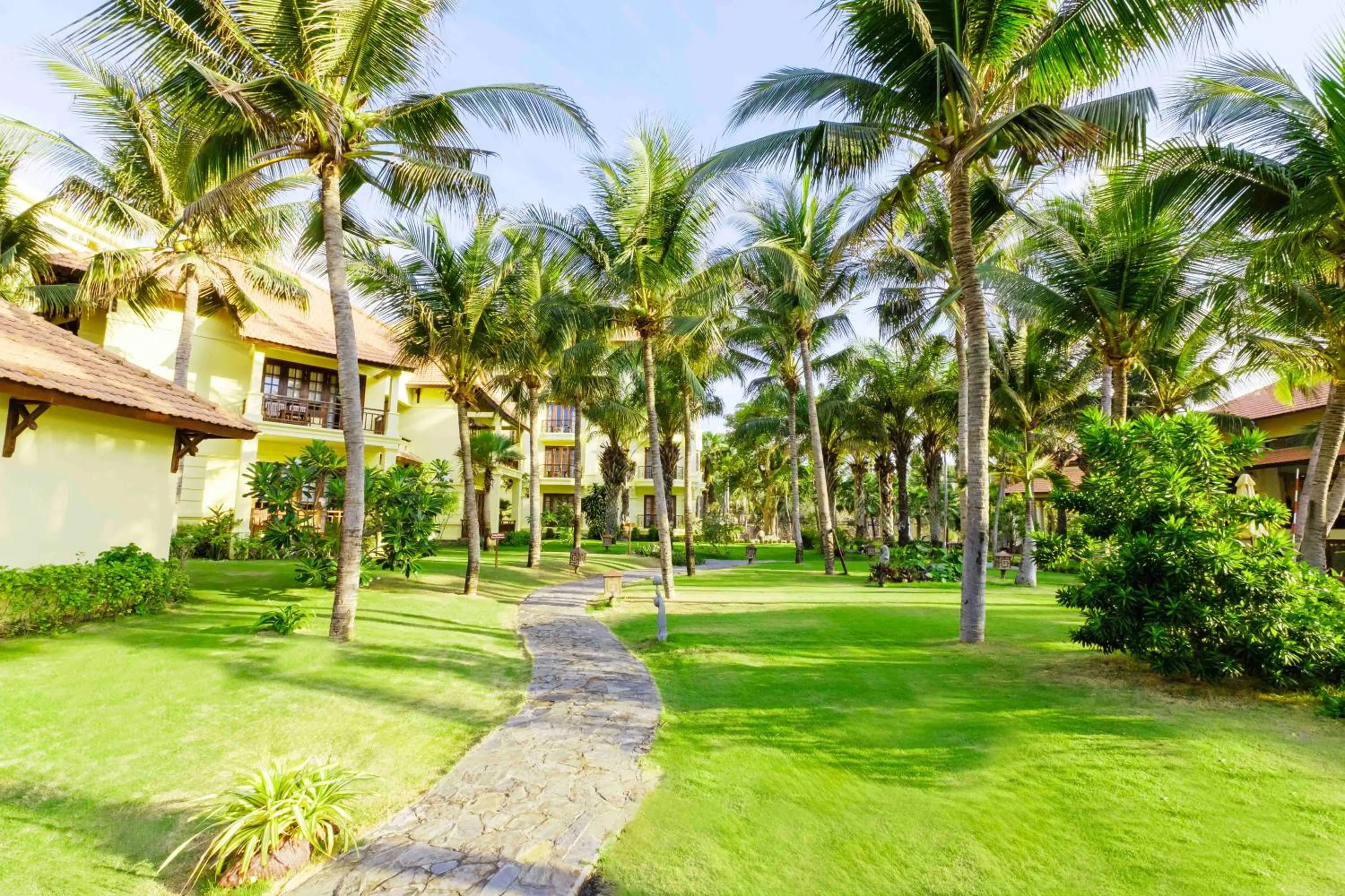 Garden in Sunny Beach Resort & Spa Mui Ne