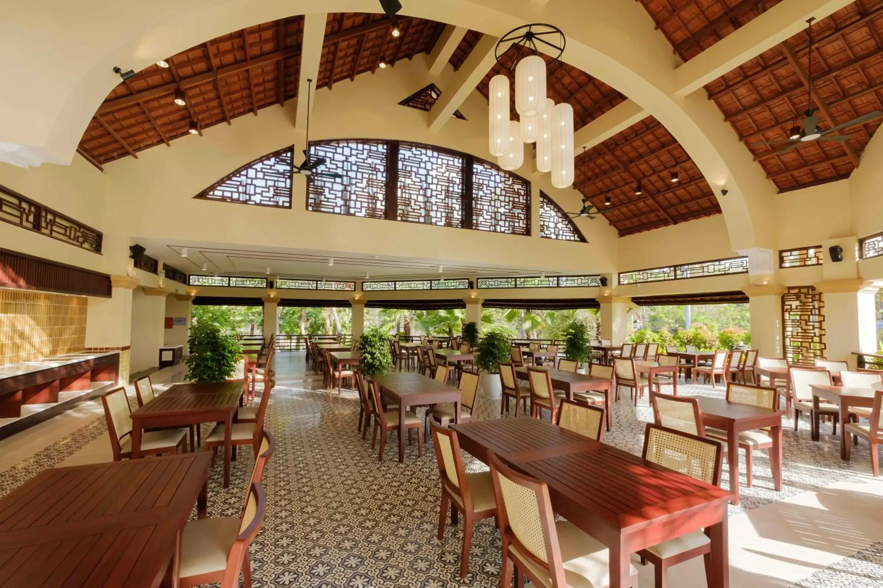 Restaurant/places to eat in Sunny Beach Resort & Spa Mui Ne Restaurant/places to eat in Sunny Beach Resort & Spa Mui Ne