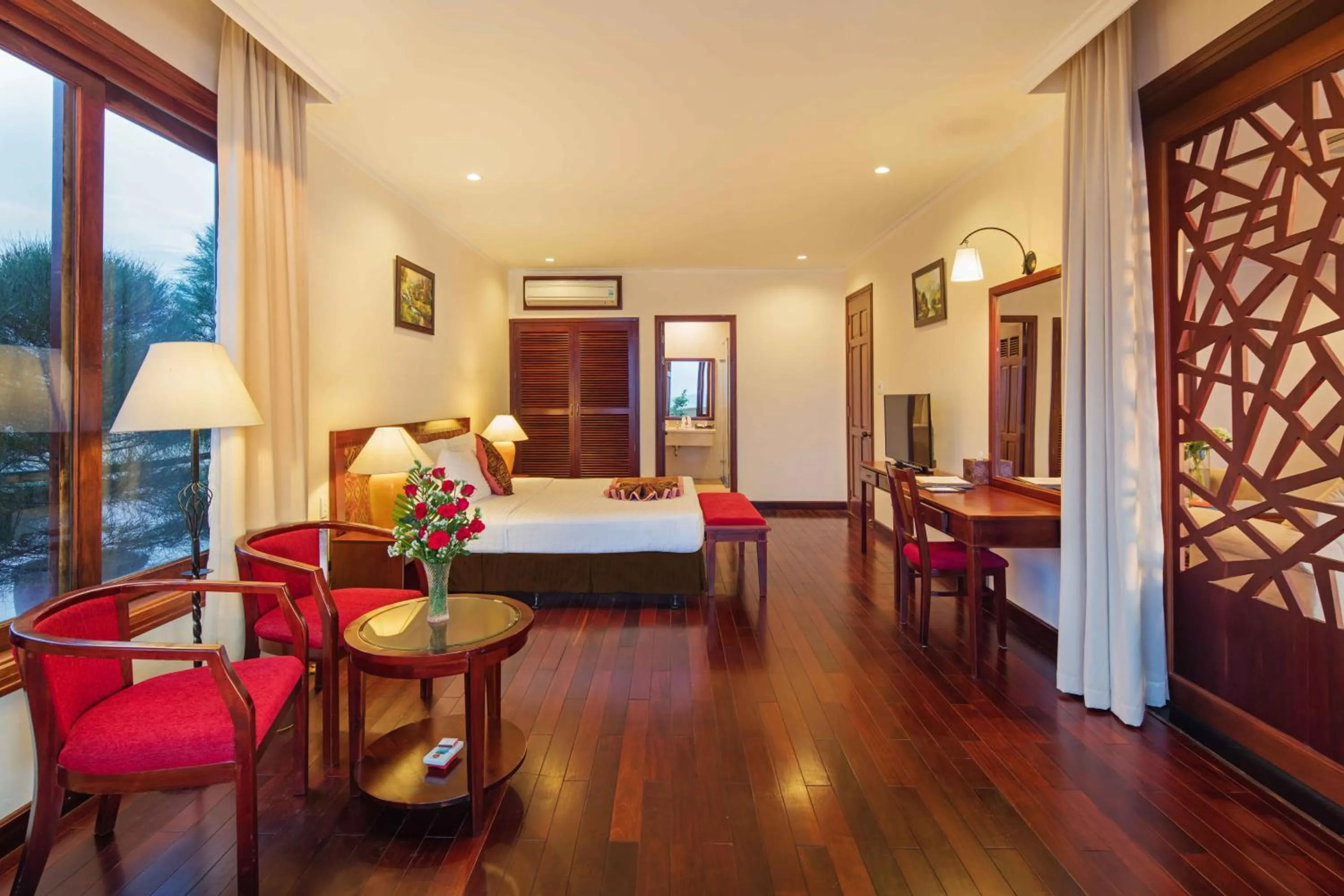 Photo of the whole room, Bed in Sunny Beach Resort & Spa Mui Ne