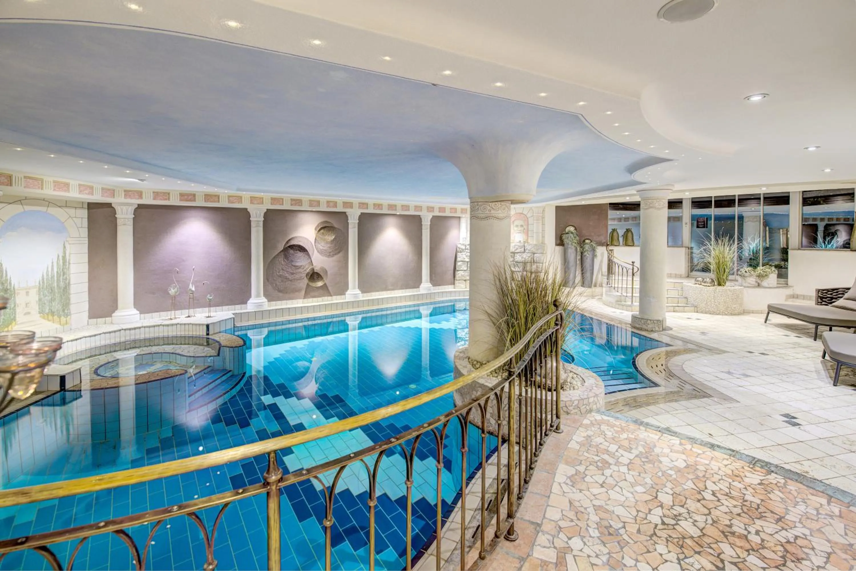 Swimming pool in Hotel Bergland