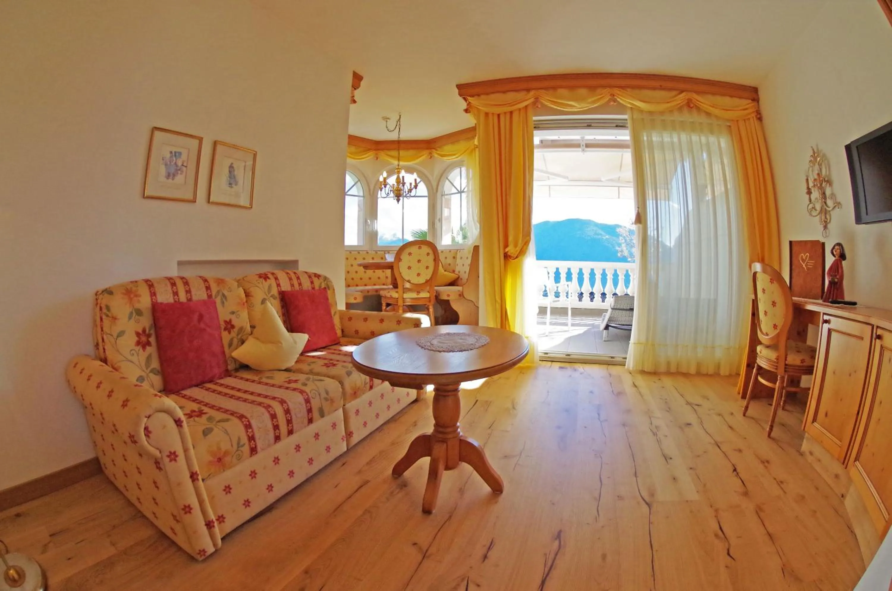 Pool view in Hotel Bergland