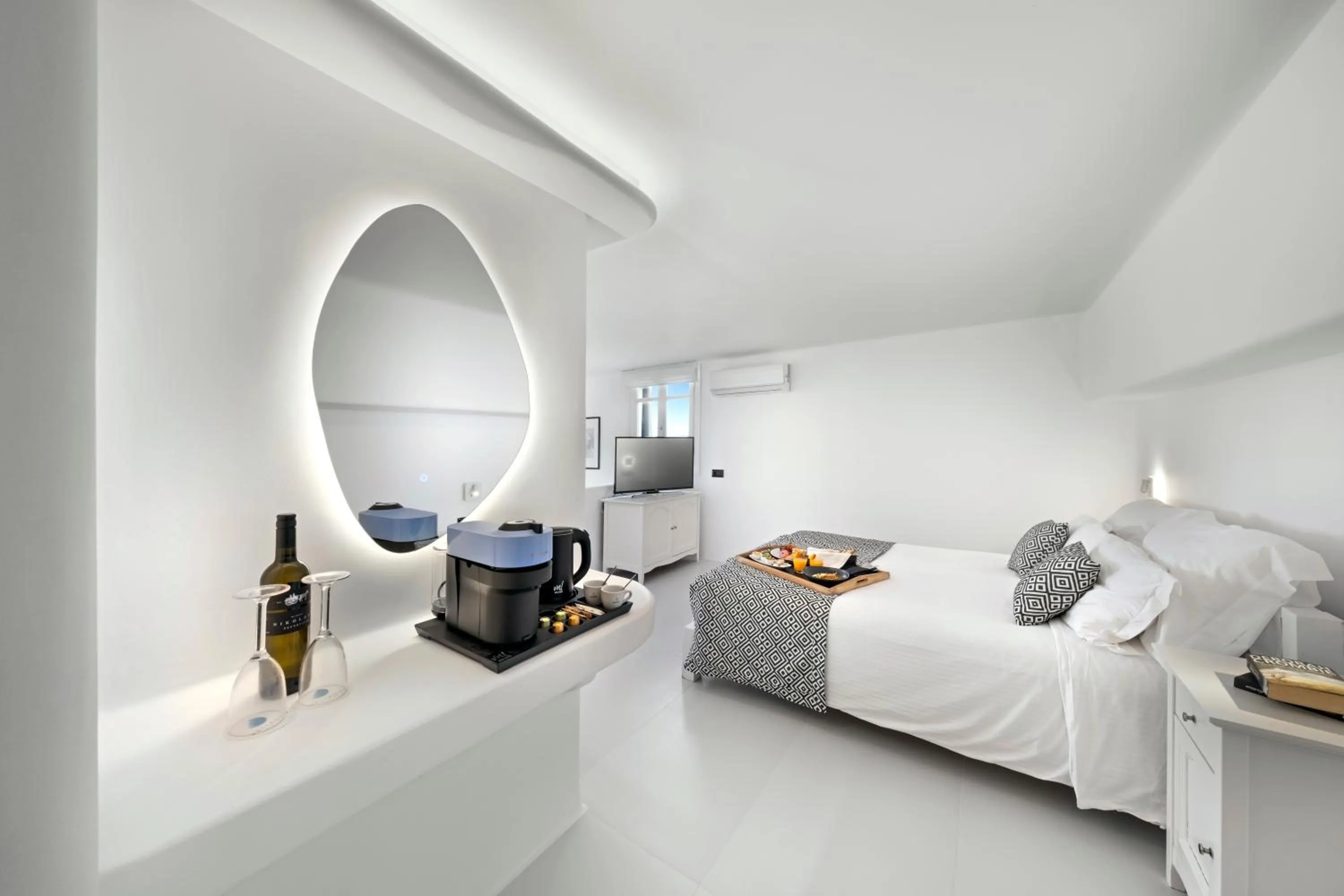 Bed in Deliades Hotel