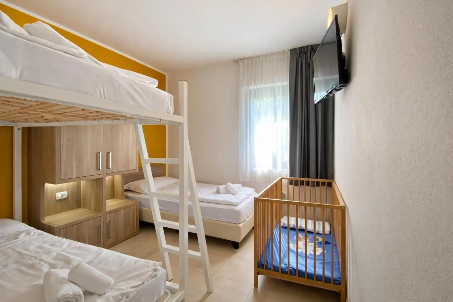 Bedroom, Bed in Belvedere Village