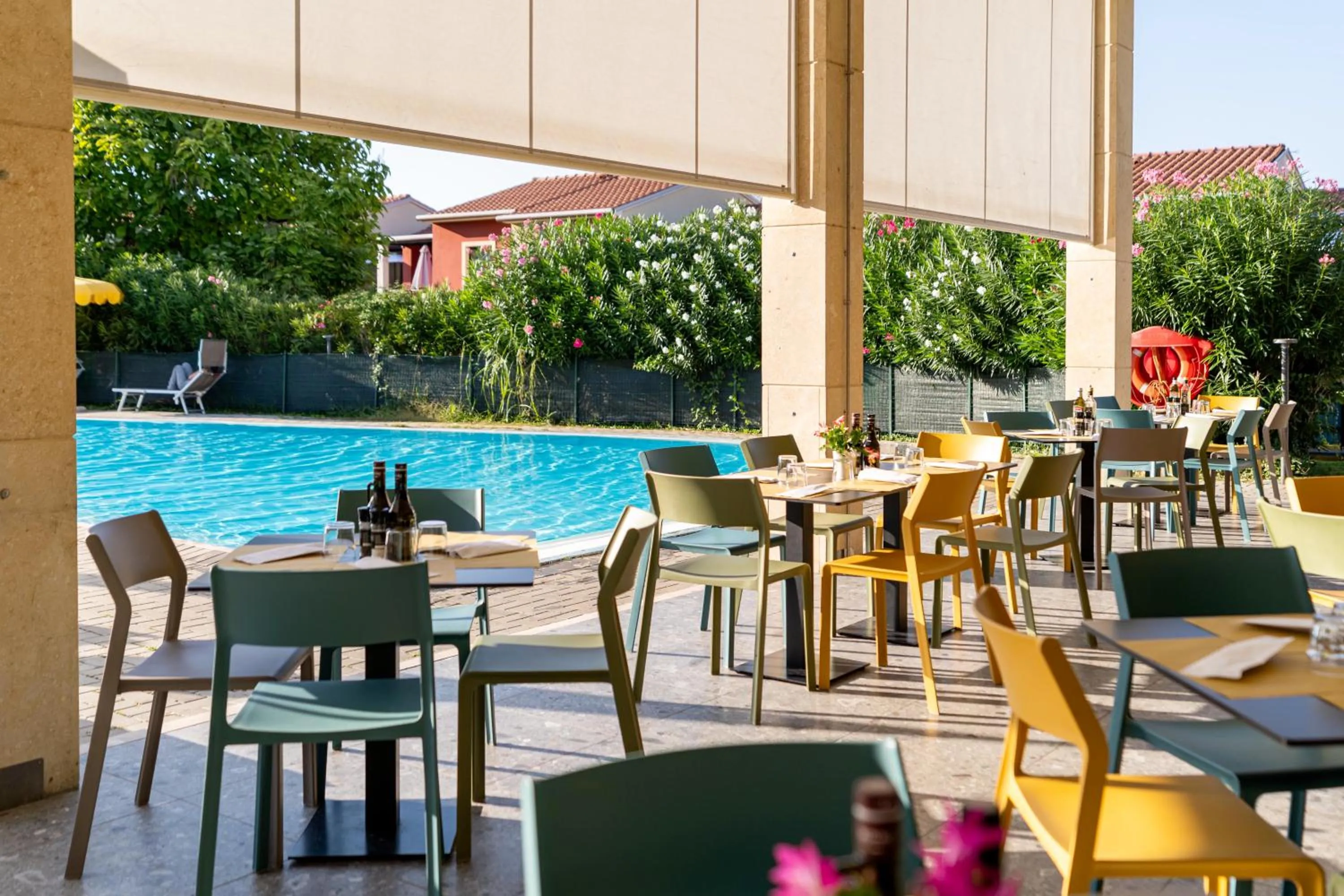 Restaurant/places to eat in Belvedere Village