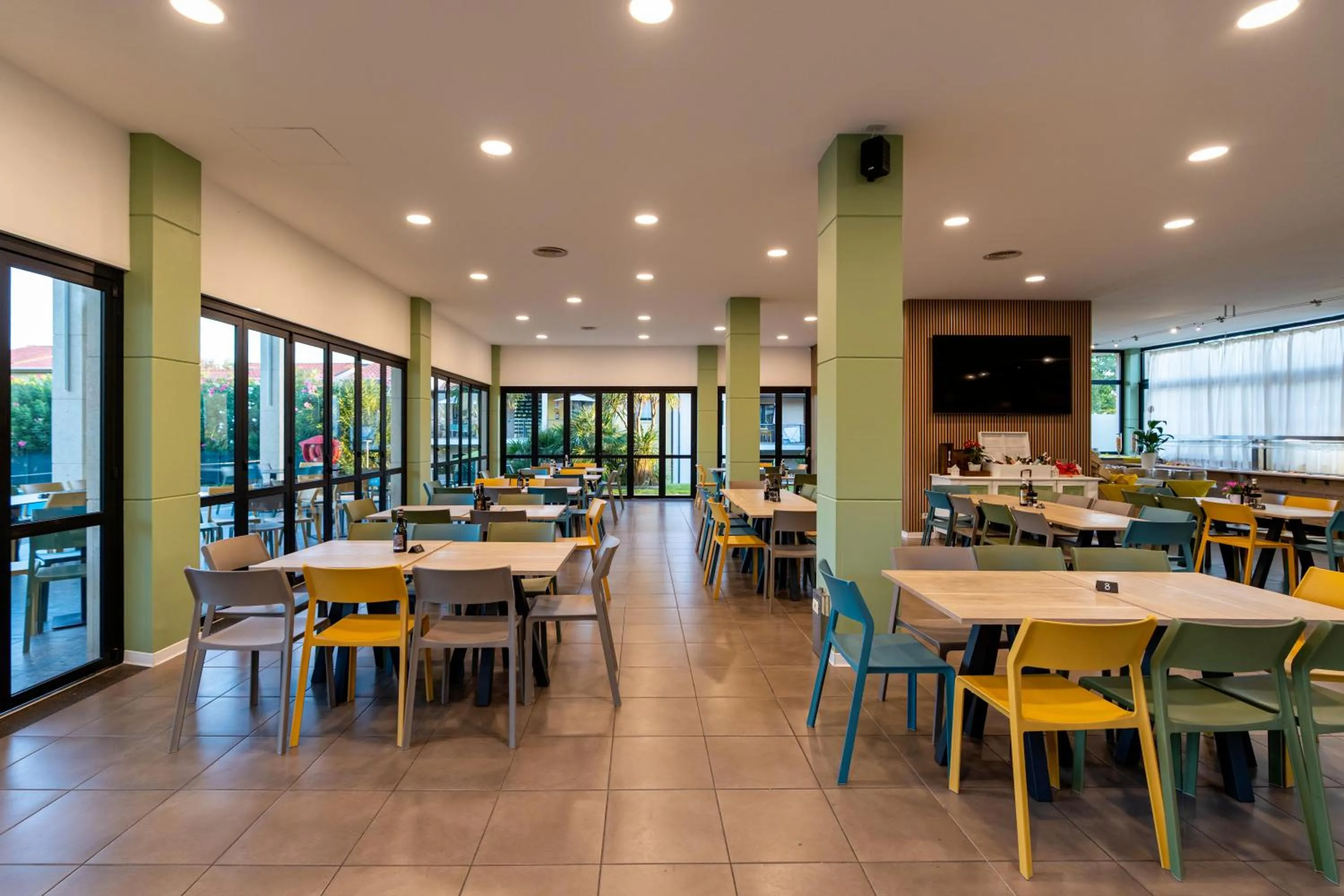 Restaurant/places to eat in Belvedere Village