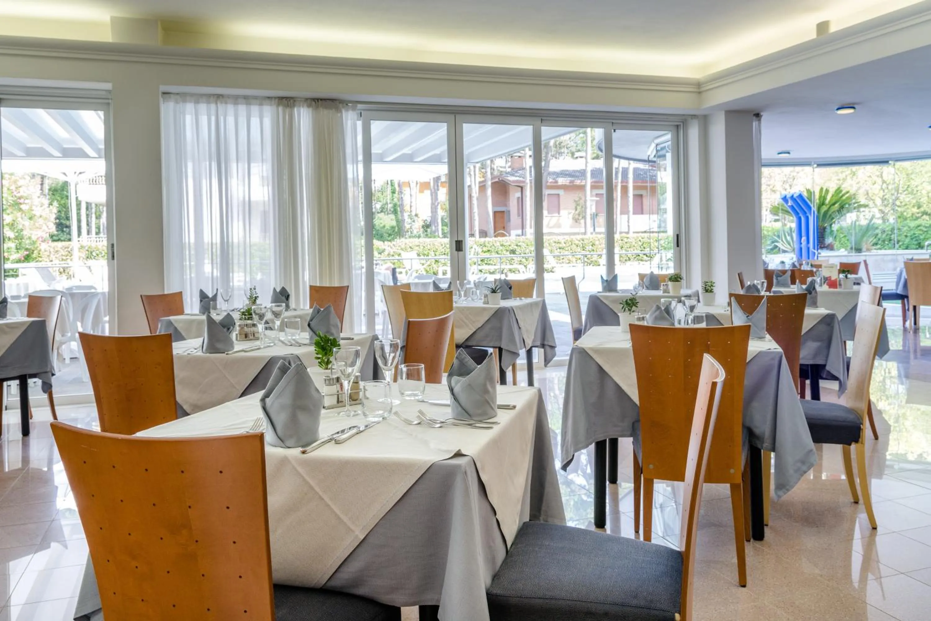 Restaurant/places to eat in Hotel Smeraldo