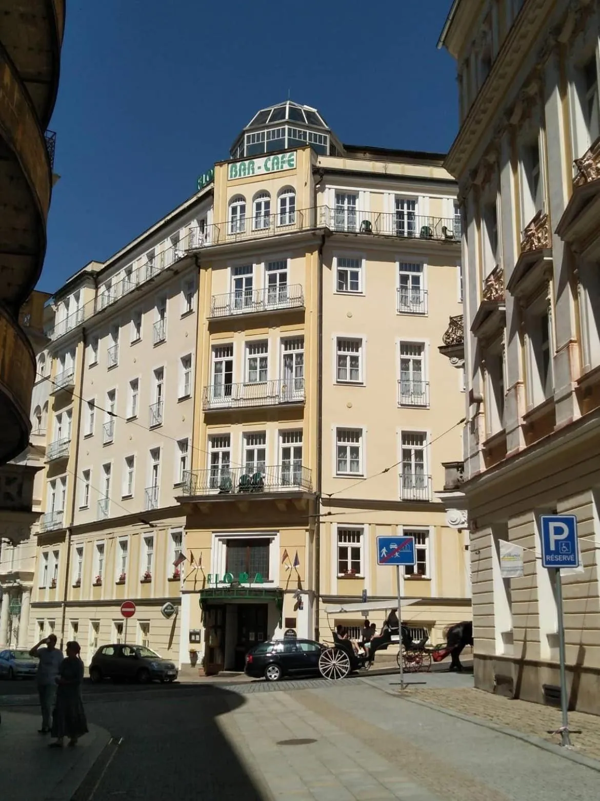 Property building in Hotel Flora