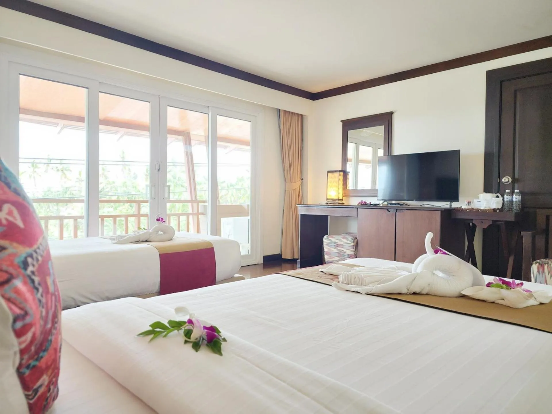 TV and multimedia, Bed in Lanta Mermaid Boutique House-Cozy Stay,Seaview, Delicious Breakfast,2 Minutes Walk to the Beach