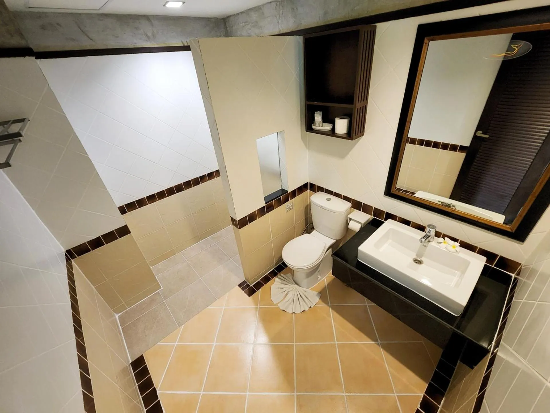 Toilet in Lanta Mermaid Boutique House-Cozy Stay,Seaview, Delicious Breakfast,2 Minutes Walk to the Beach