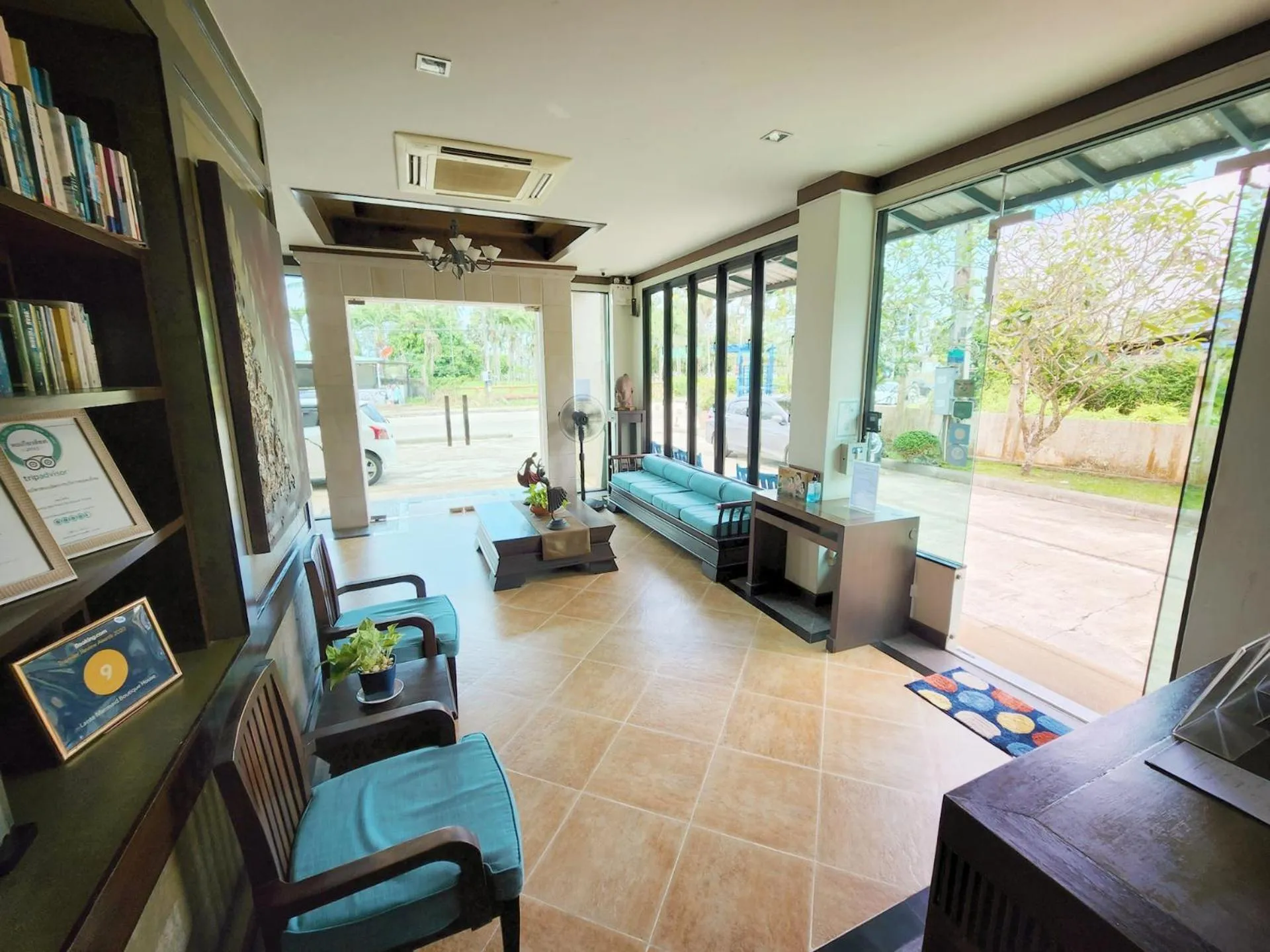 Lobby or reception in Lanta Mermaid Boutique House-Cozy Stay,Seaview, Delicious Breakfast,2 Minutes Walk to the Beach