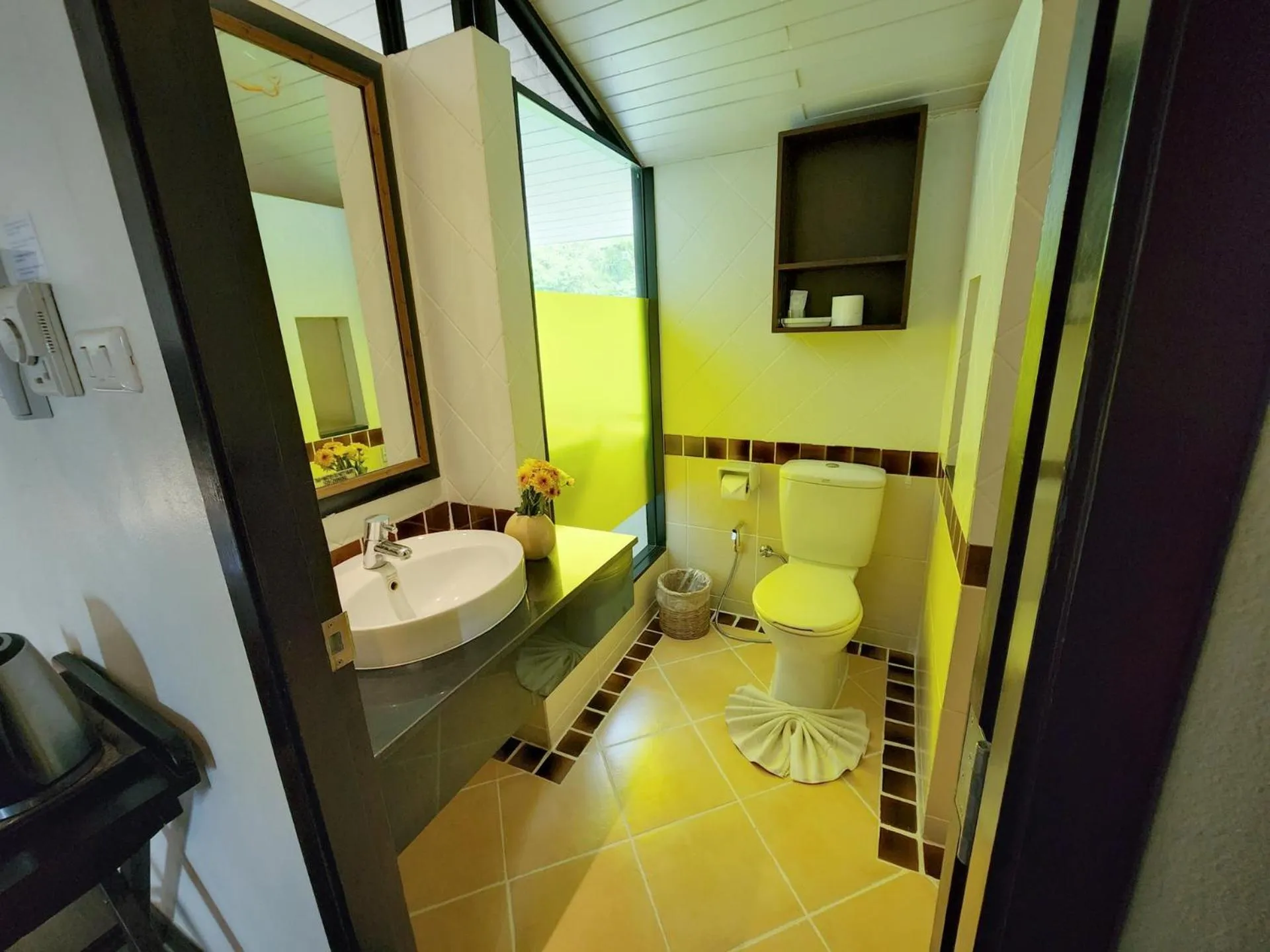 Bathroom in Lanta Mermaid Boutique House-Cozy Stay,Seaview, Delicious Breakfast,2 Minutes Walk to the Beach