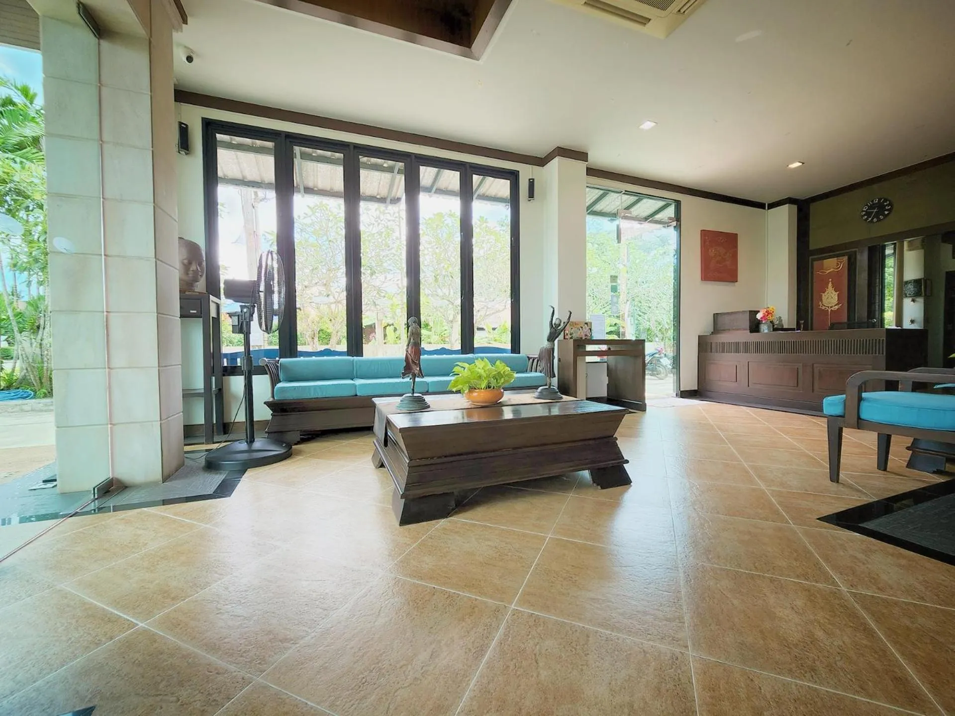 Lobby or reception in Lanta Mermaid Boutique House-Cozy Stay,Seaview, Delicious Breakfast,2 Minutes Walk to the Beach