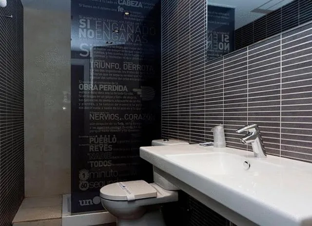 Double or Twin Room - single occupancy in Hospedium Hostal Un Punto Chic