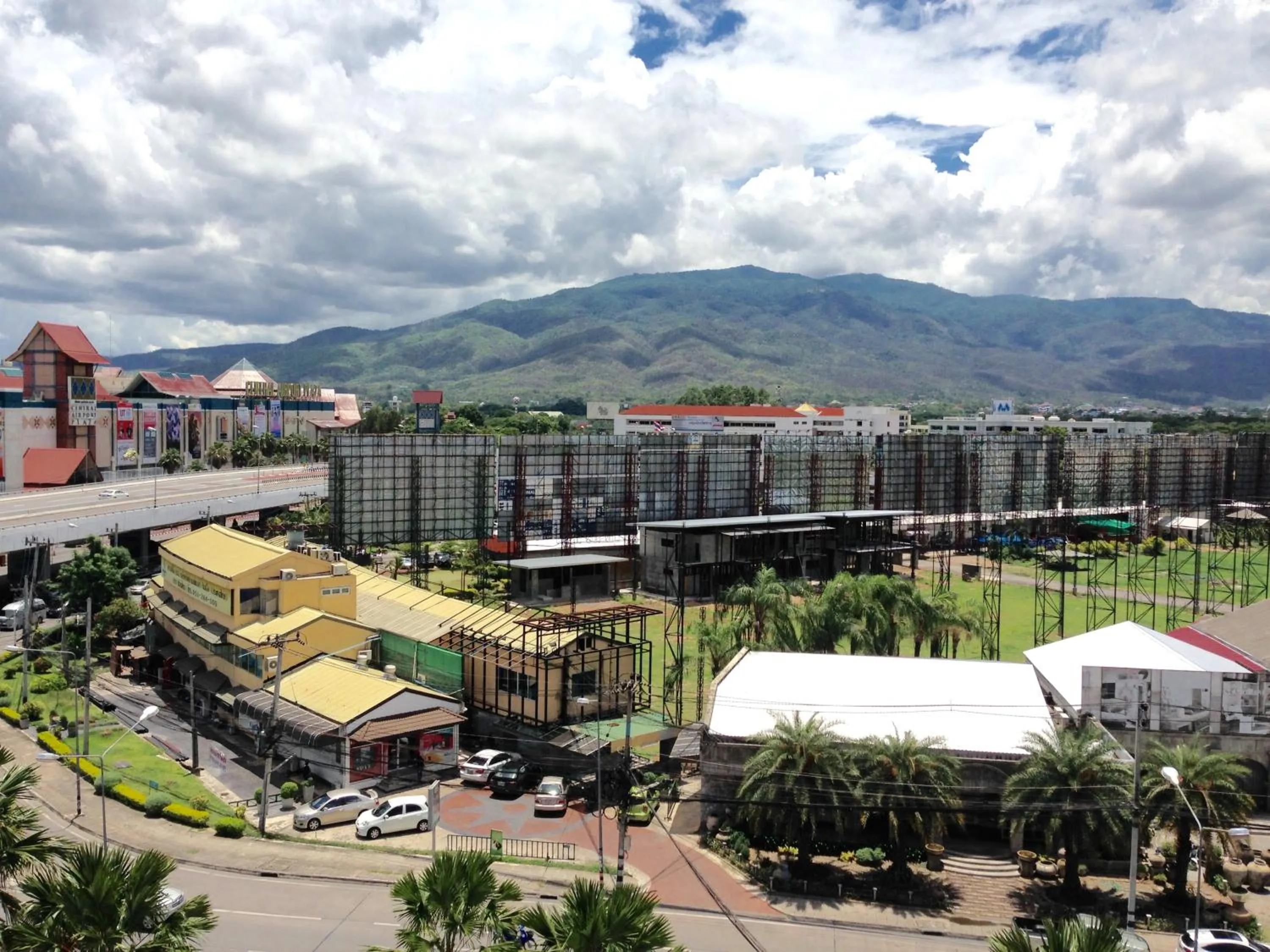 Day in The Airport Greenery Hotel