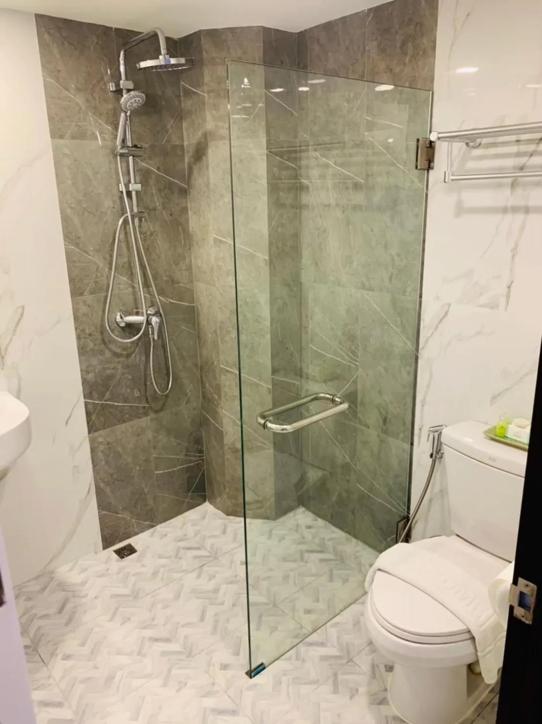 The Airport Greenery Hotel