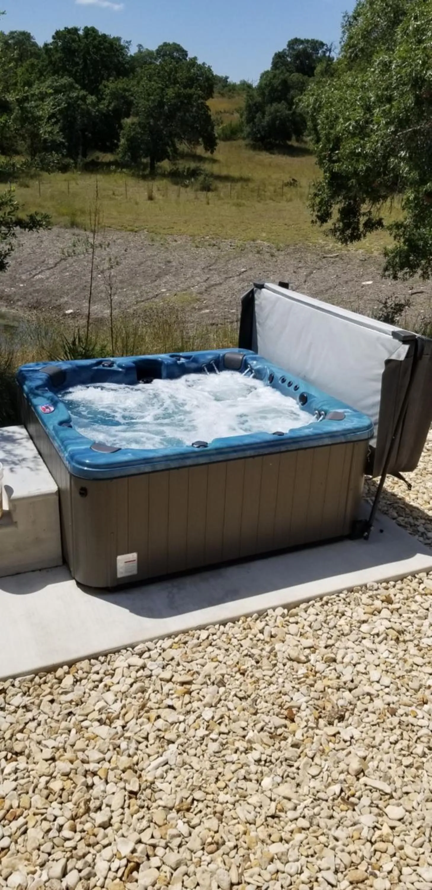 Hot Tub in Breezy Hills Cottages - Hill Top Cottage