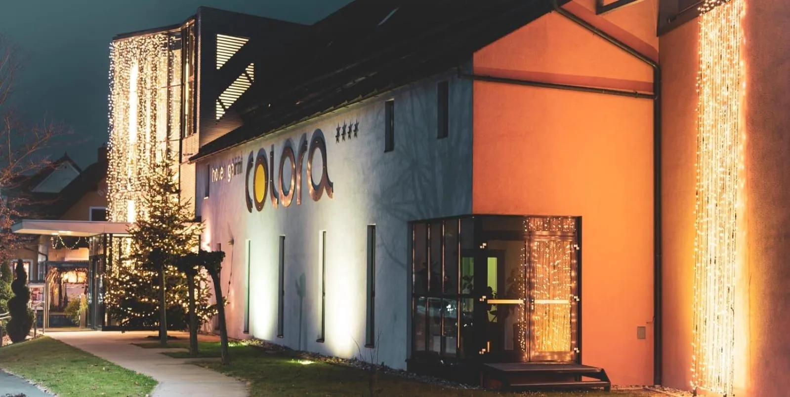 Property building in Hotel Garni Colora