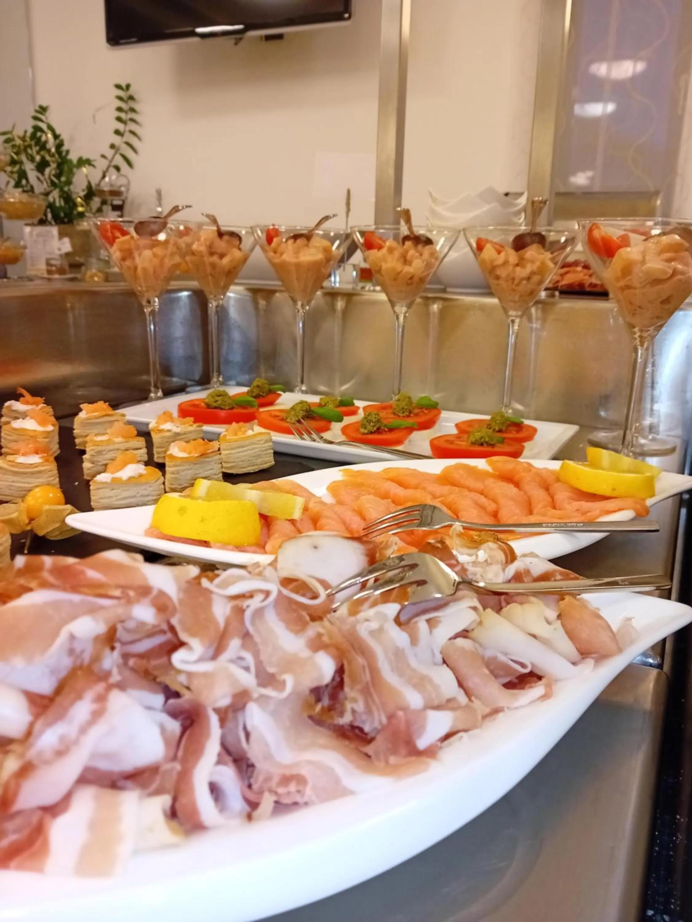 Breakfast in Hotel Garni Colora