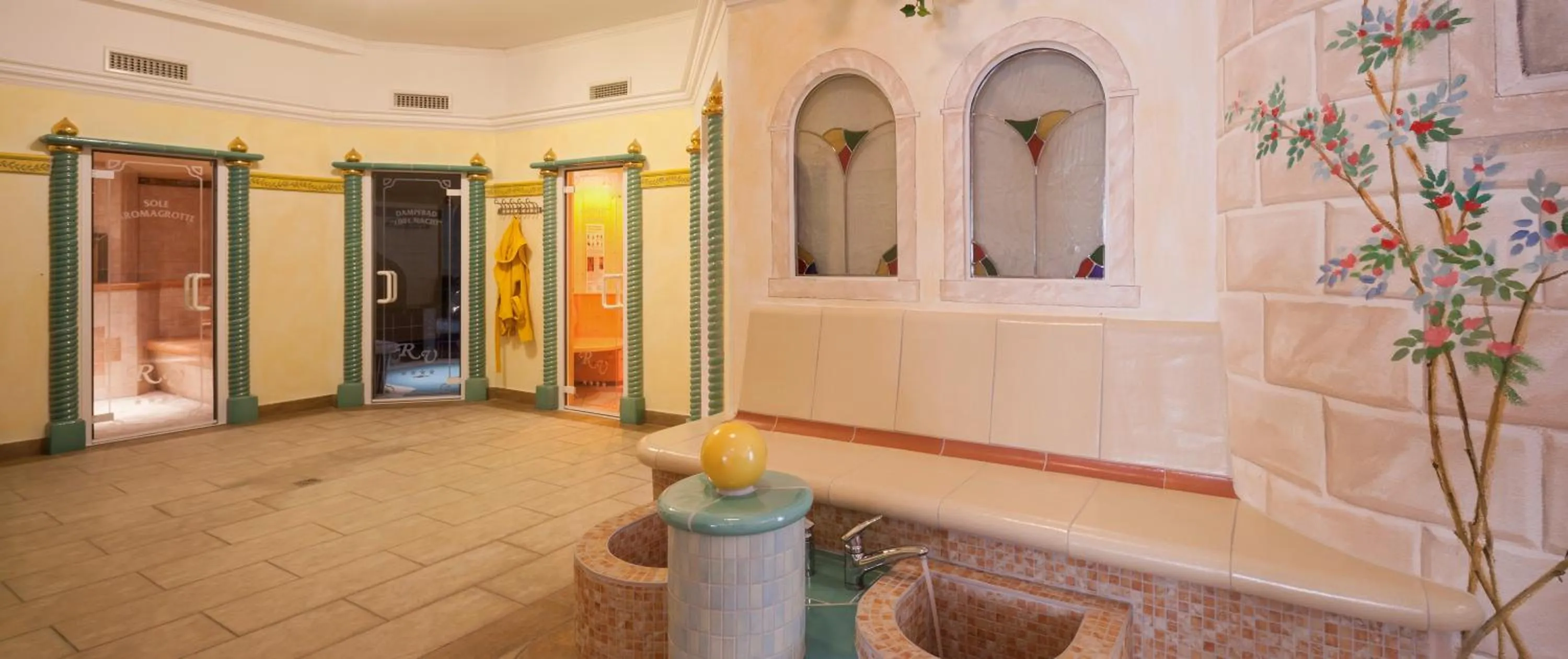 Steam room in Raffl's Hotel