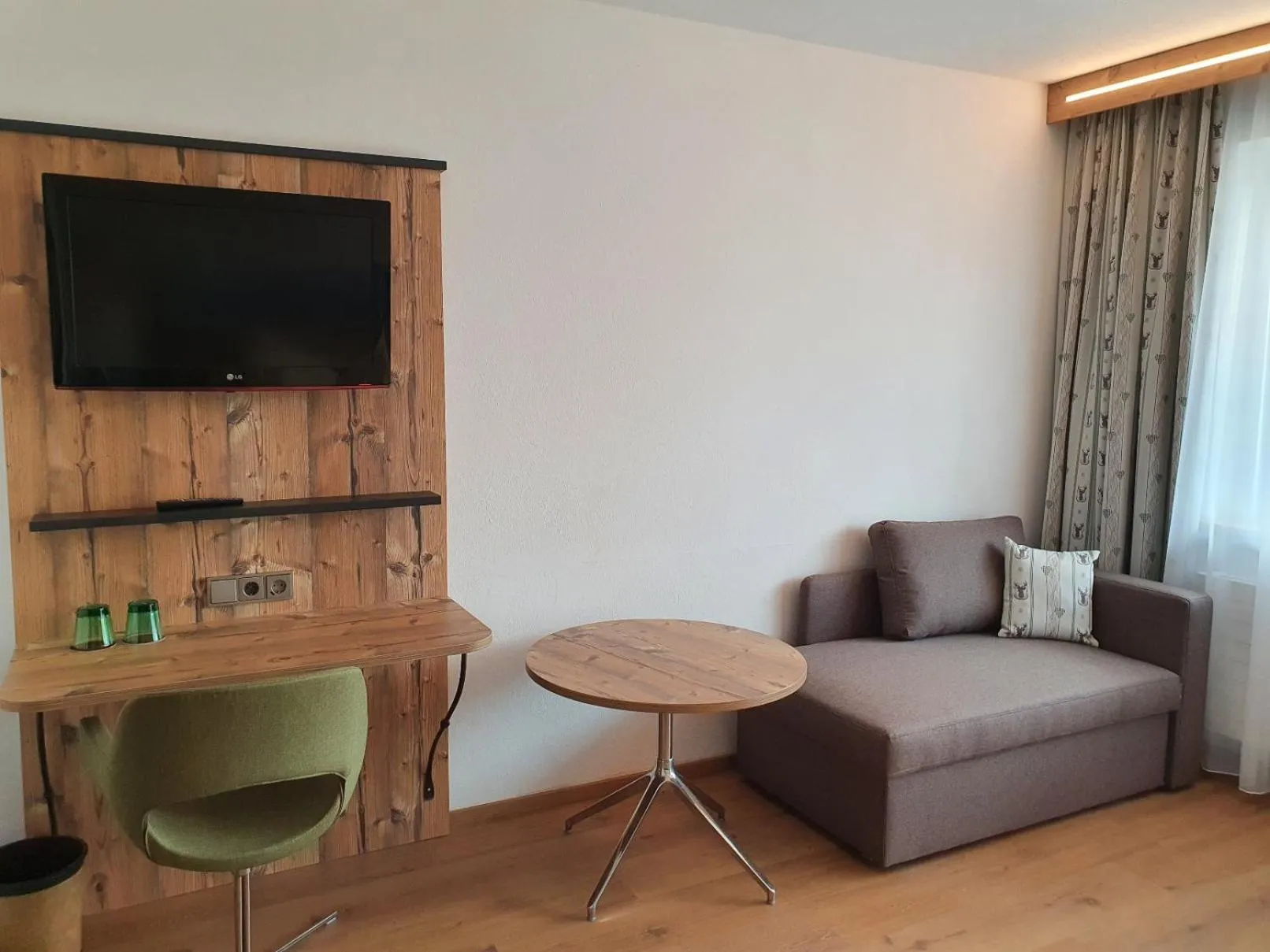 TV and multimedia in Raffl's Hotel