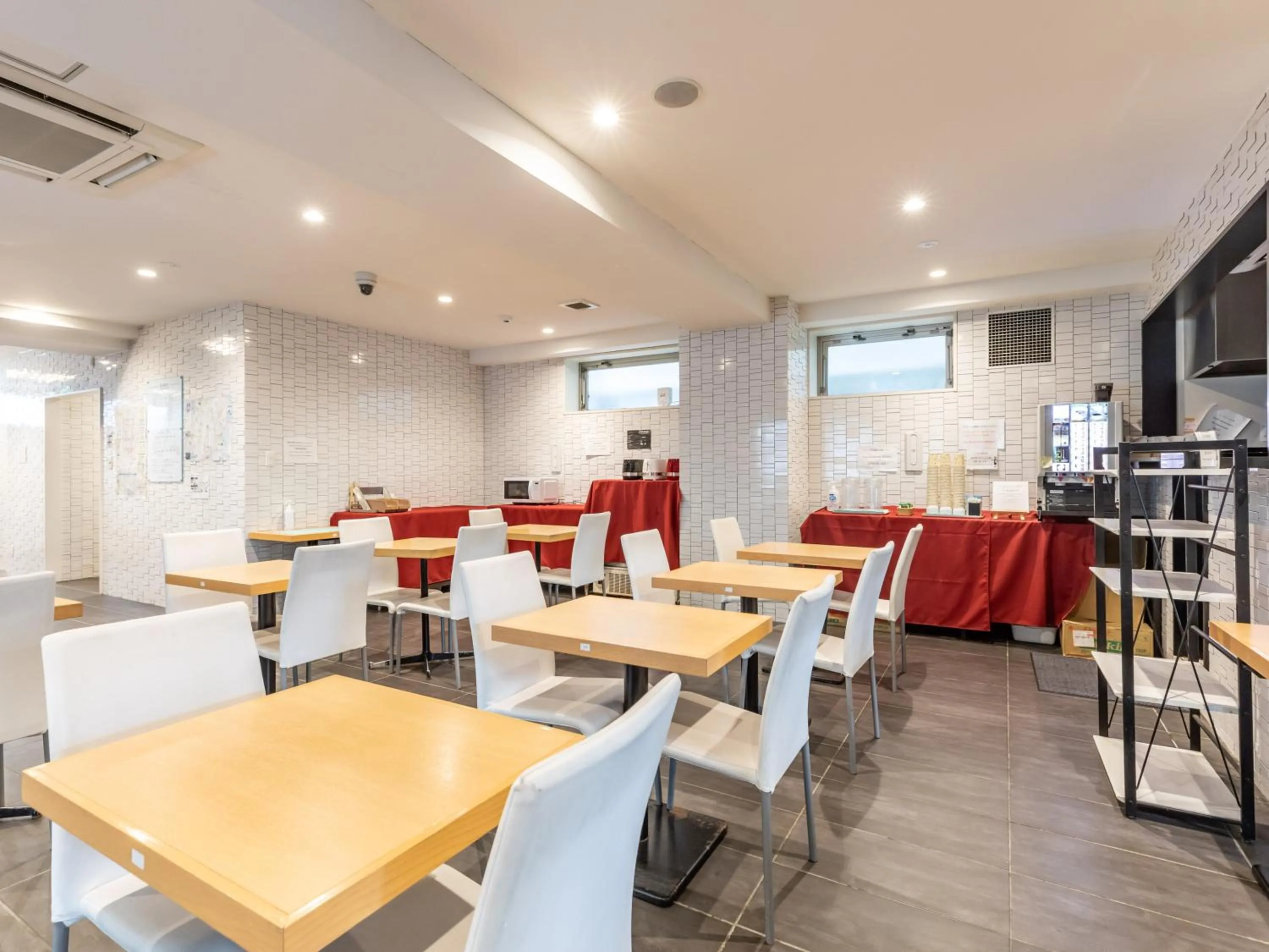 Restaurant/places to eat in Hotel Excellence Enmachi Ekimae