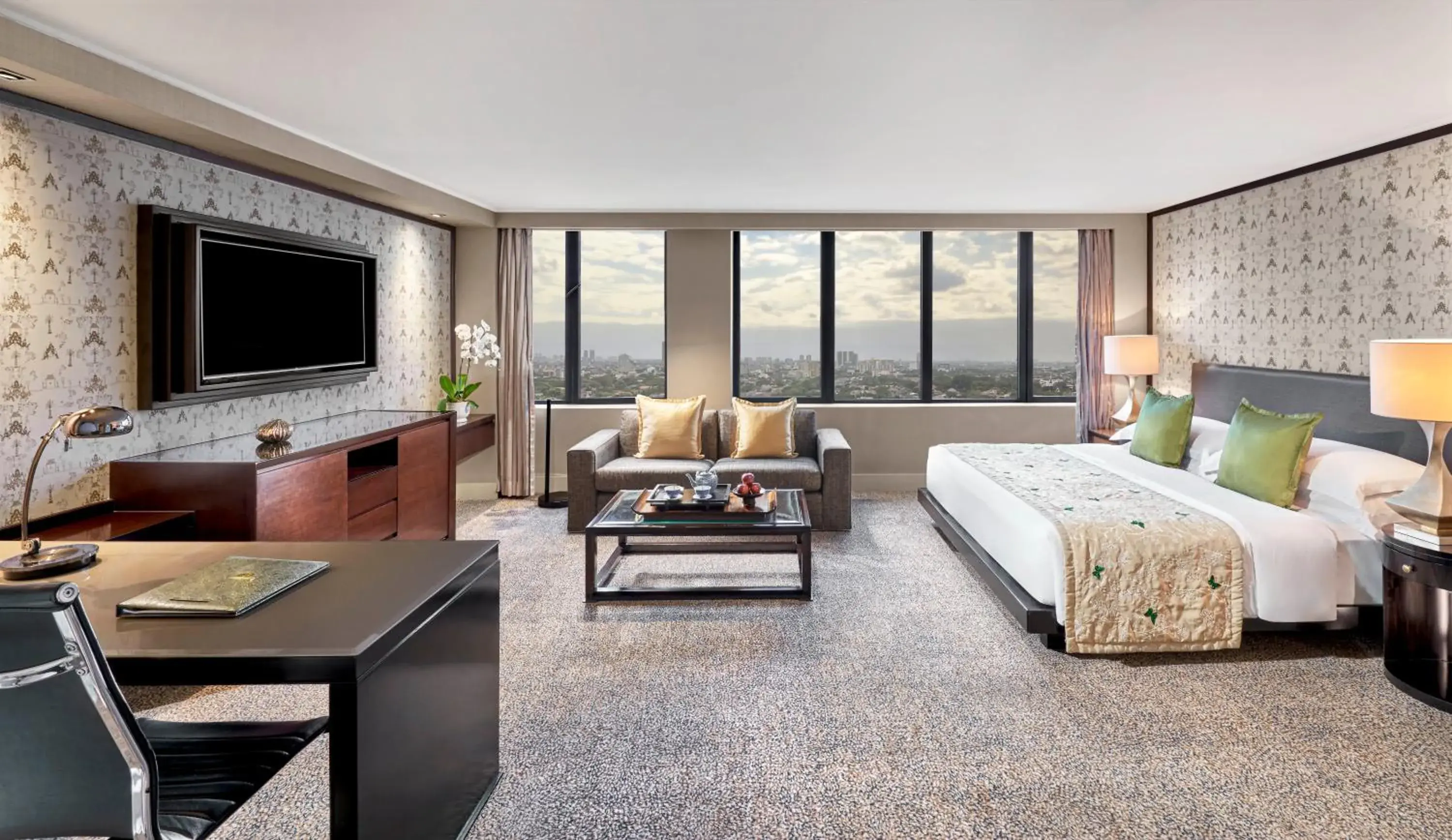 Bedroom, Bed in Mandarin Oriental, Jakarta Bedroom, Bed in Mandarin Oriental, Jakarta