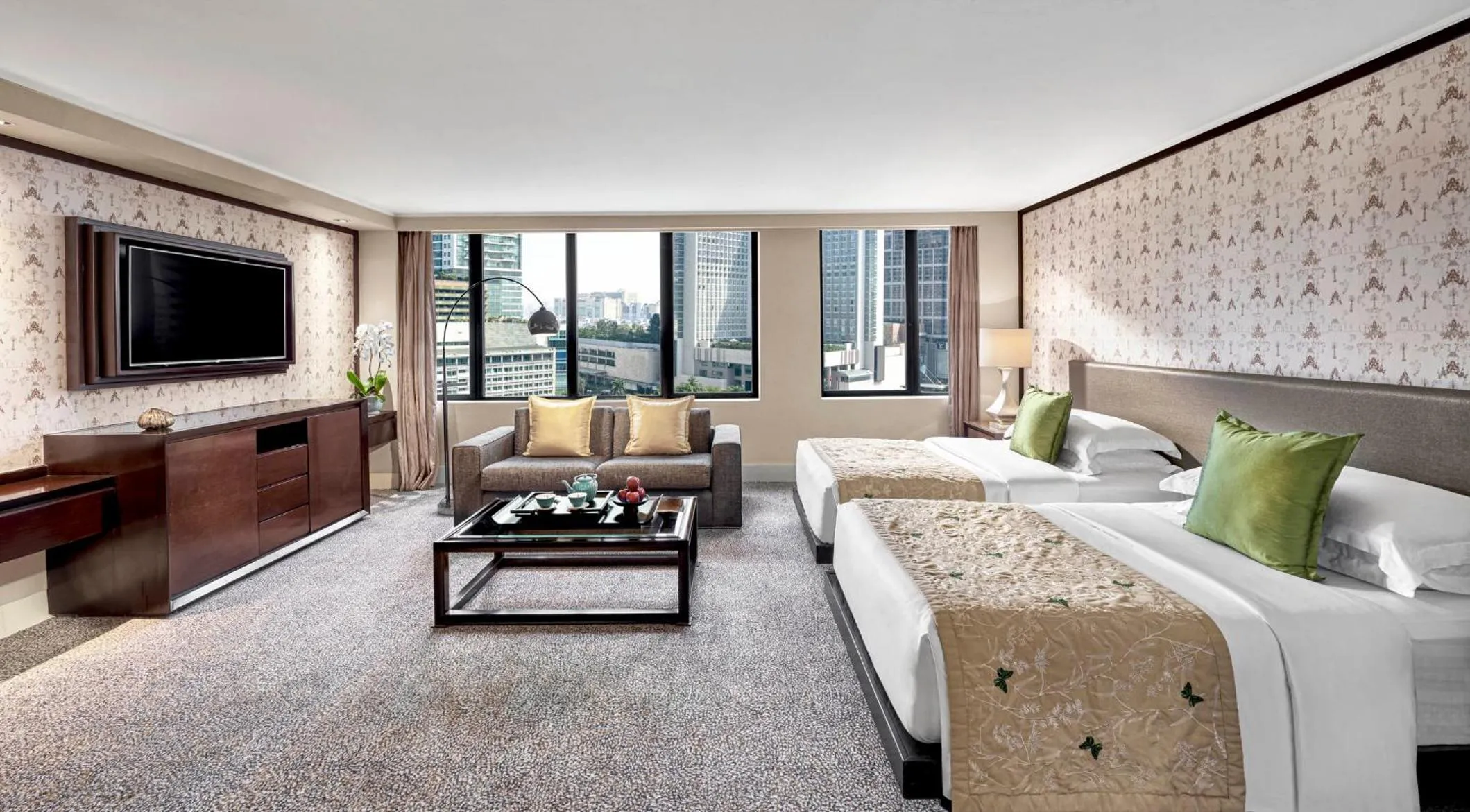 Photo of the whole room, Bed in Mandarin Oriental, Jakarta