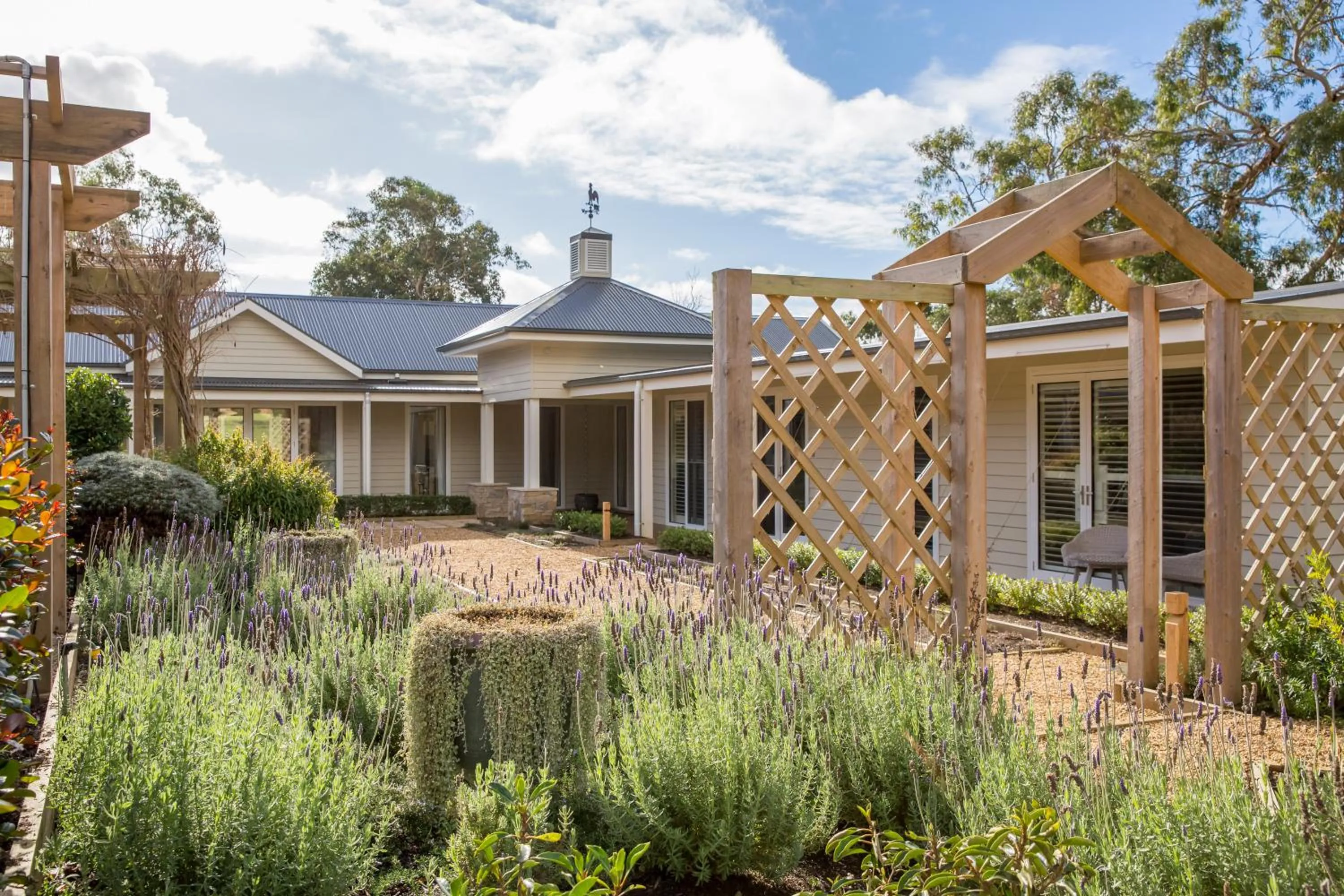 Facade/entrance in Haven Red Hill