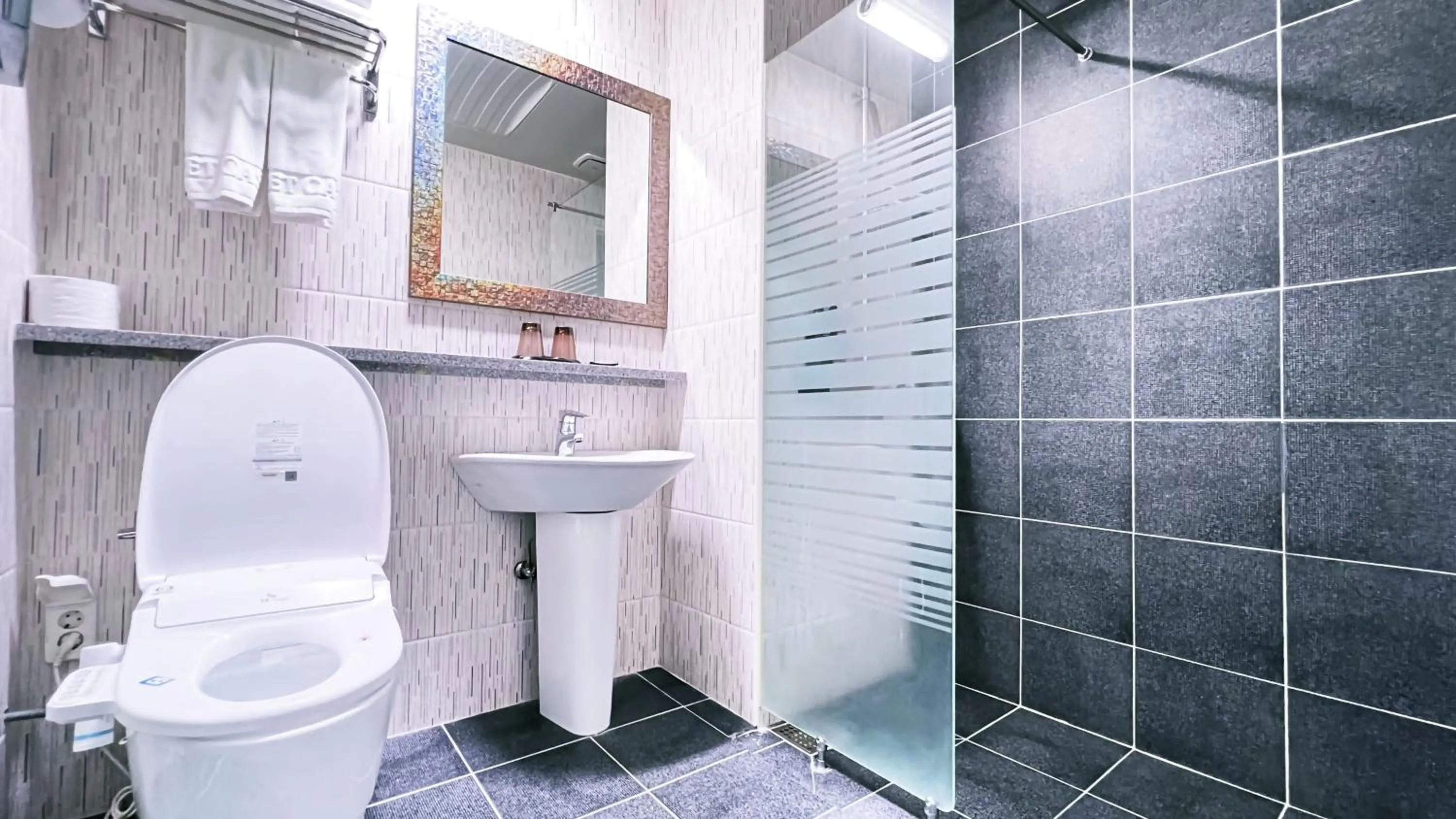 Bathroom in Hotel Sweet Castle Jeju Hamdeok