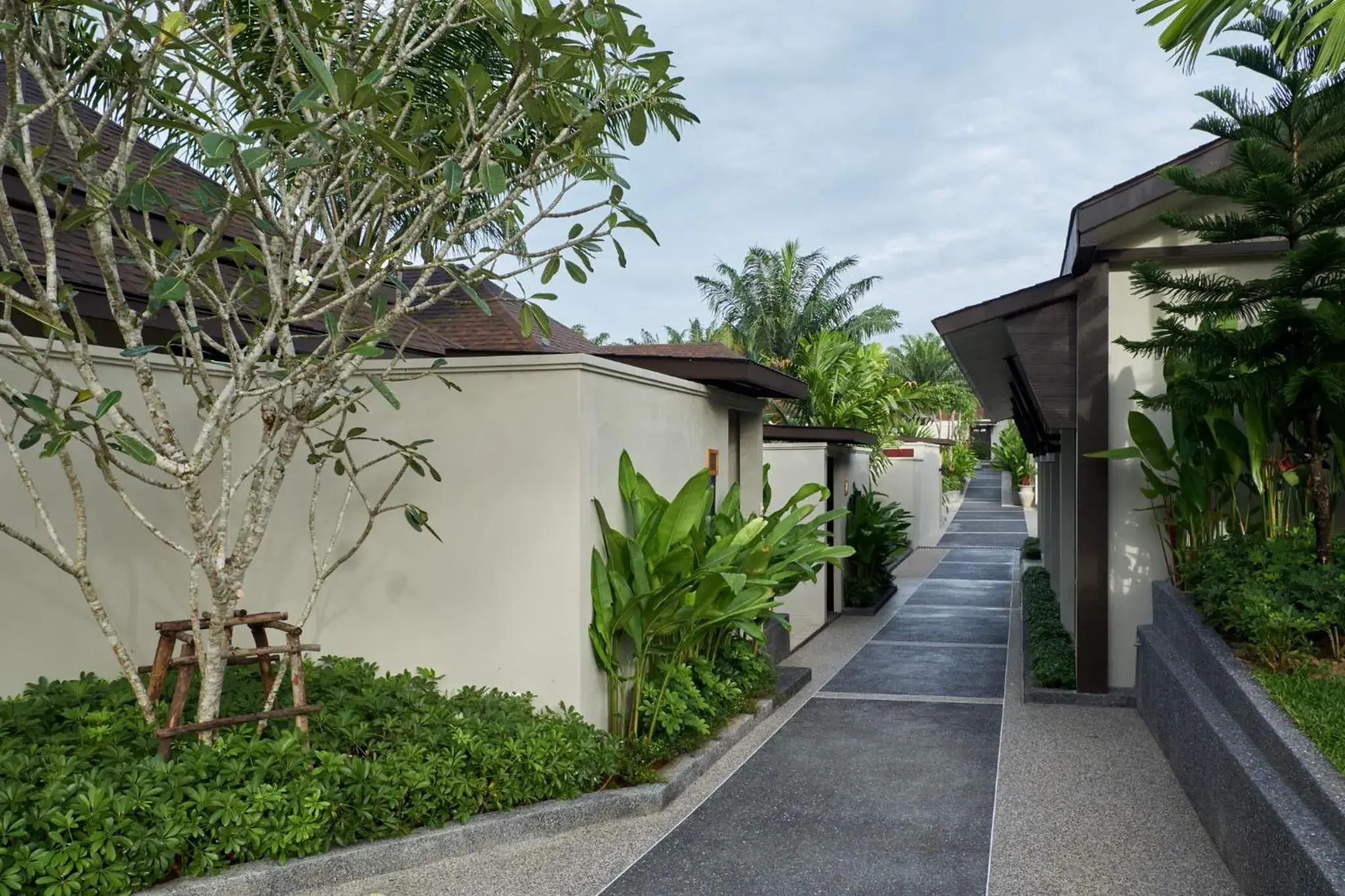 Property building in De Malee Pool Villas - SHA Extra Plus Property building in De Malee Pool Villas - SHA Extra Plus