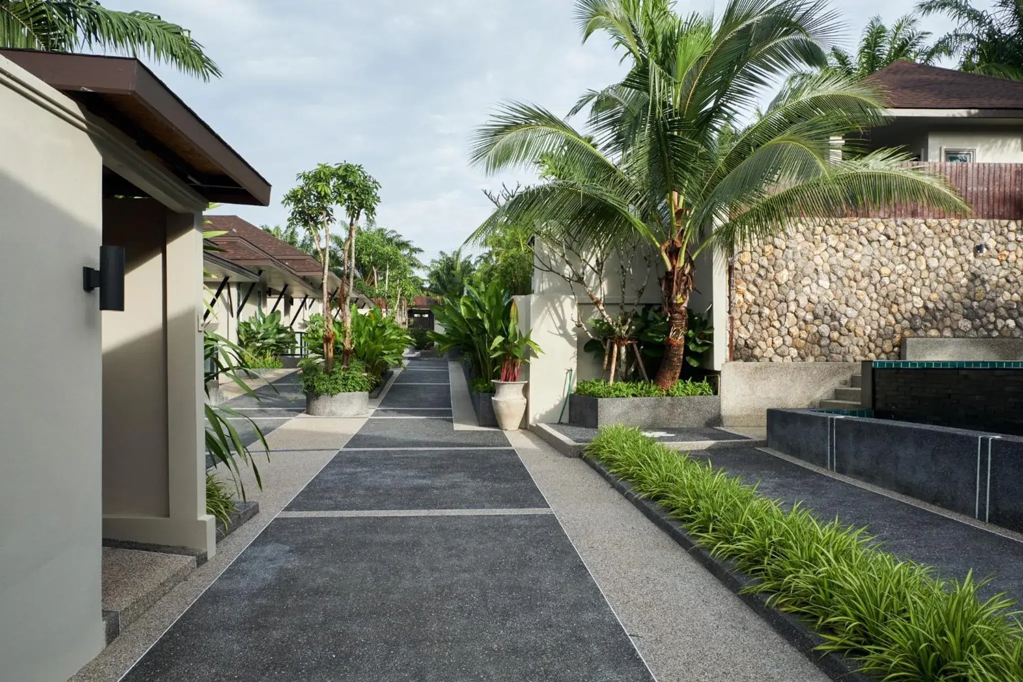 Property building in De Malee Pool Villas - SHA Extra Plus Property building in De Malee Pool Villas - SHA Extra Plus