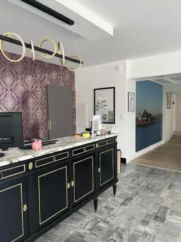 Lobby or reception in The Originals Boutique, Hôtel de La Baie de Morlaix Lobby or reception in The Originals Boutique, Hôtel de La Baie de Morlaix