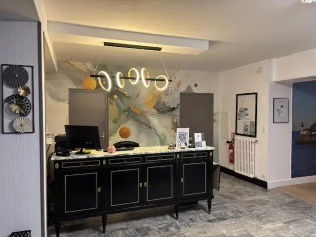 Lobby or reception in The Originals Boutique, Hôtel de La Baie de Morlaix Lobby or reception in The Originals Boutique, Hôtel de La Baie de Morlaix