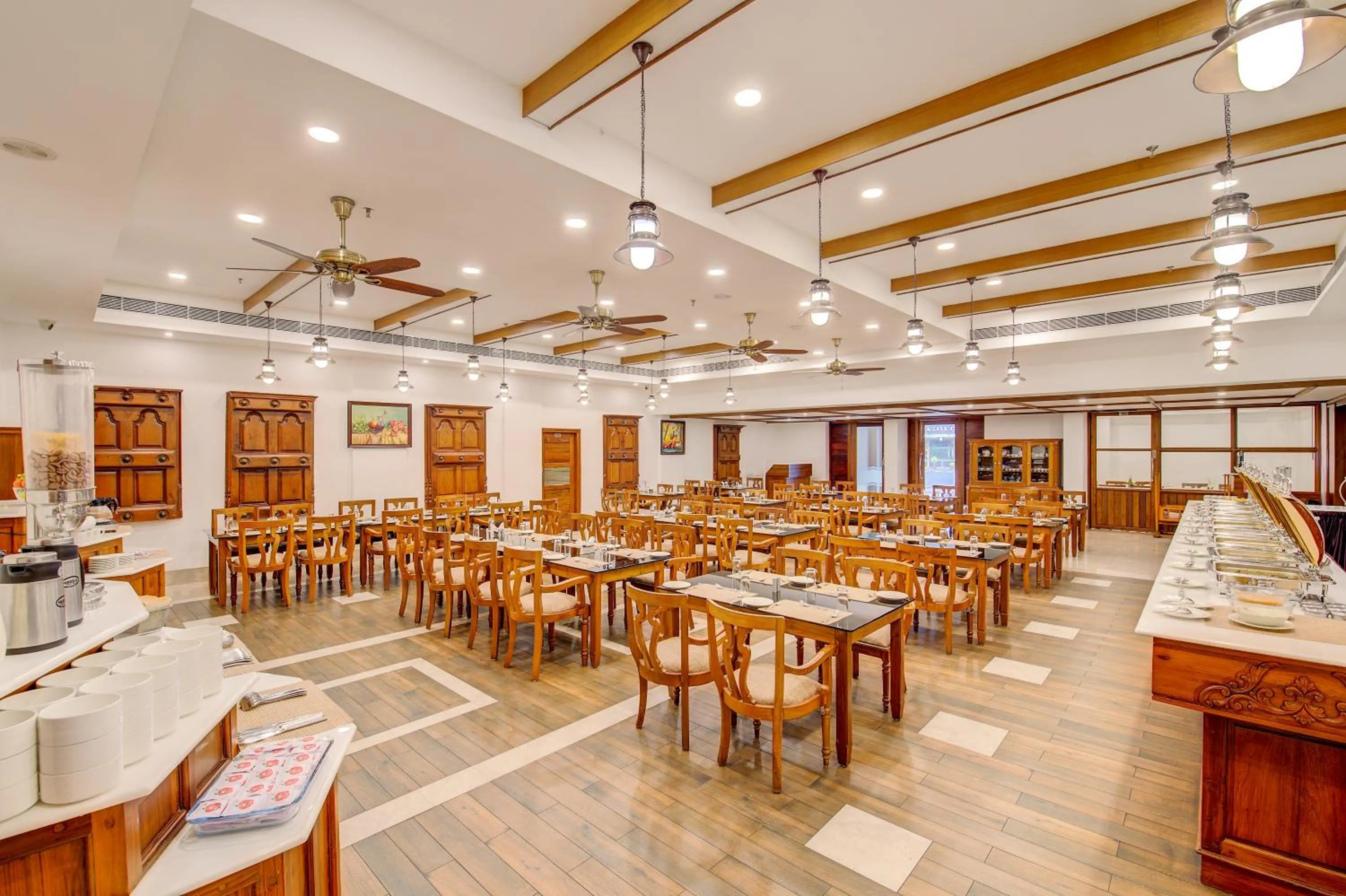 Restaurant/places to eat in Sterling Guruvayur