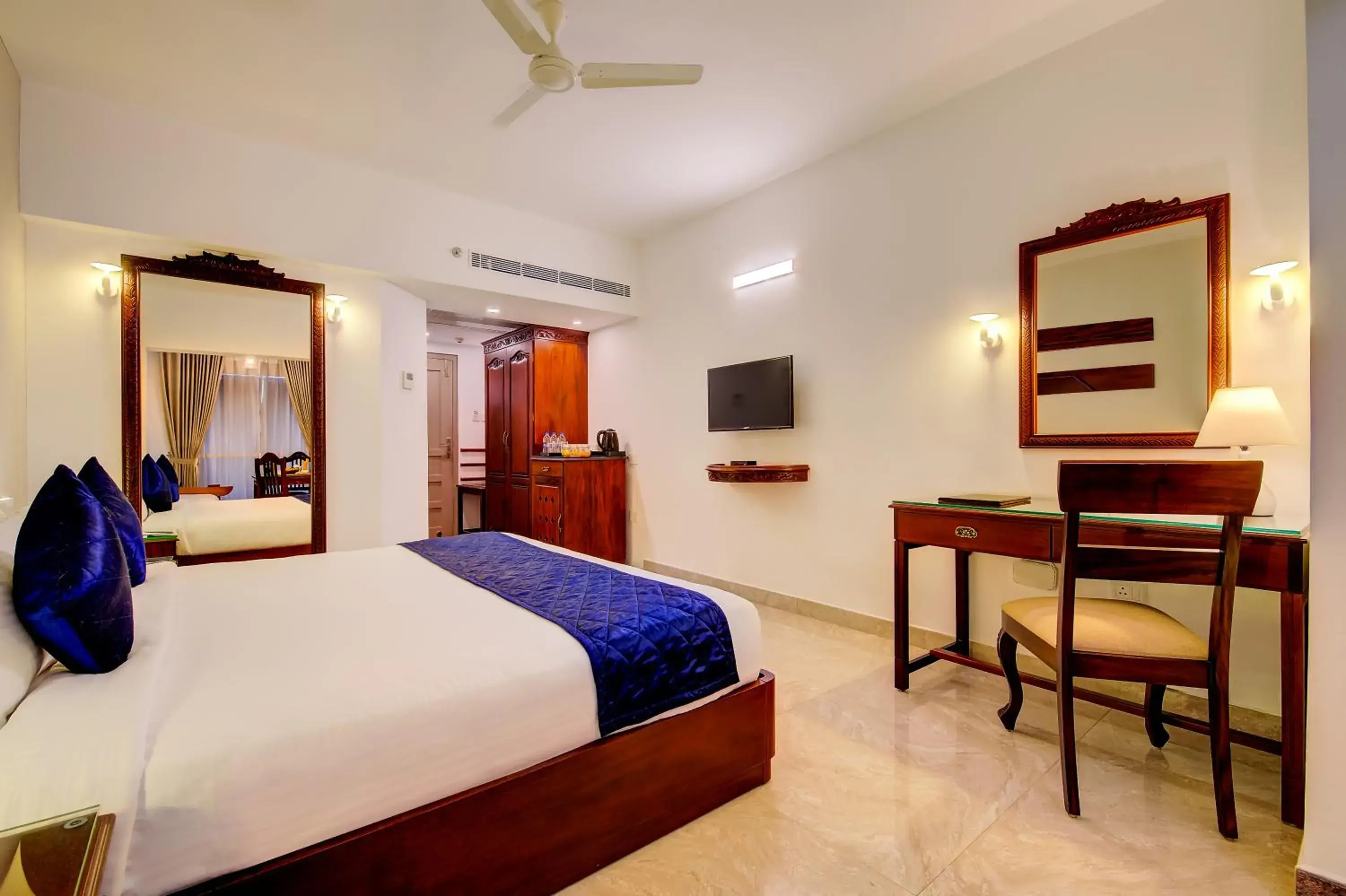 Photo of the whole room, Bed in Sterling Guruvayur Photo of the whole room, Bed in Sterling Guruvayur