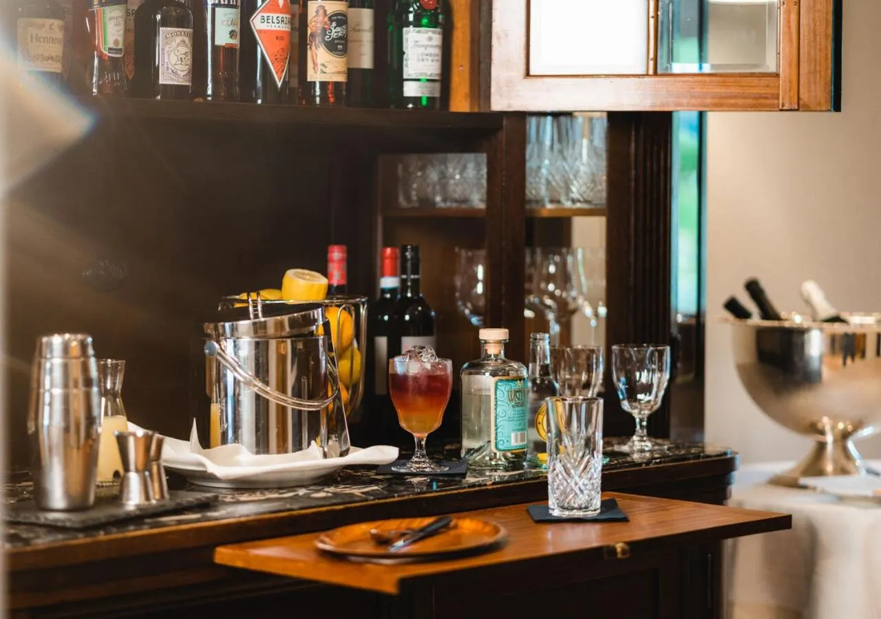 Lounge or bar in HENRI Country House Seefeld