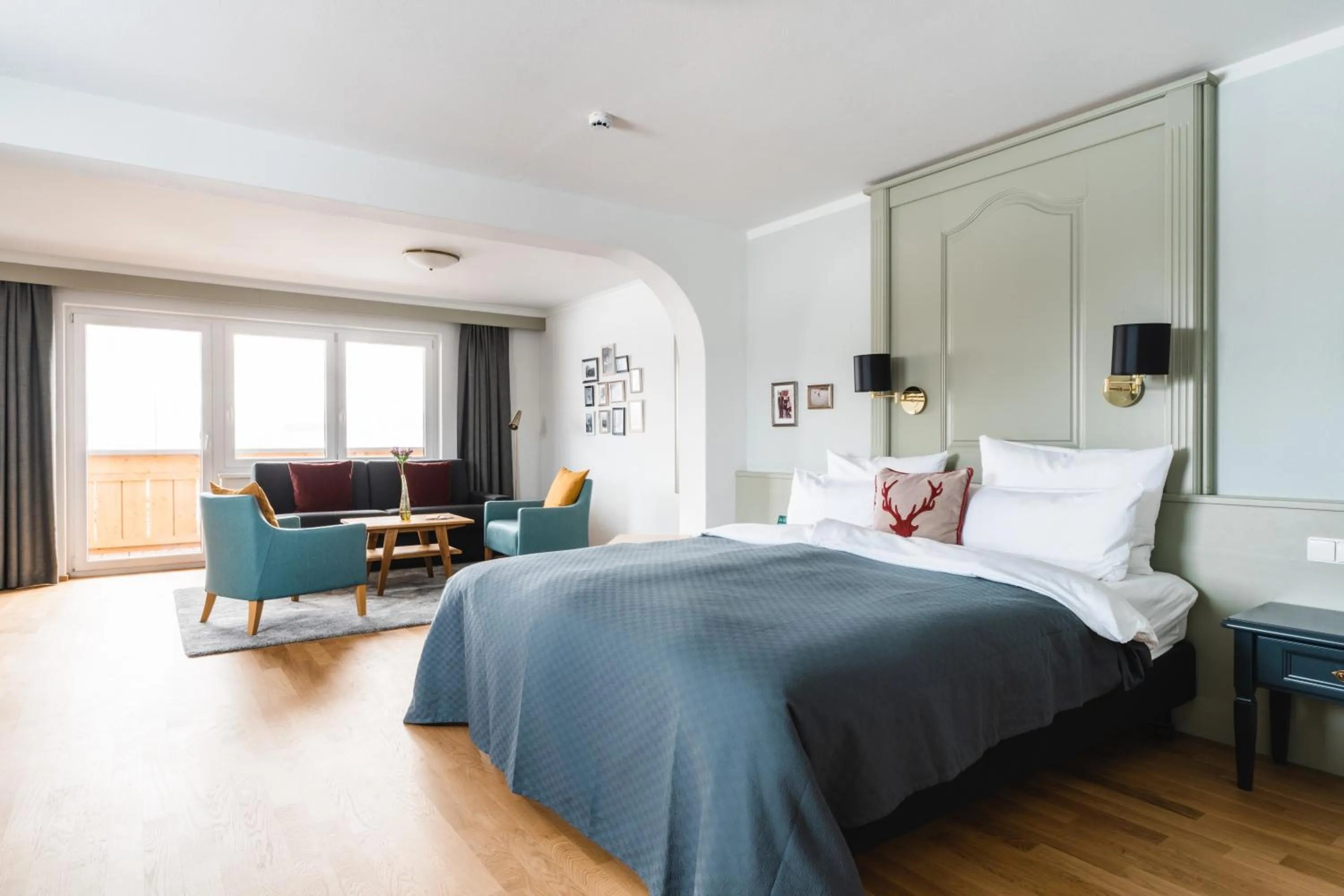 Photo of the whole room in HENRI Country House Seefeld