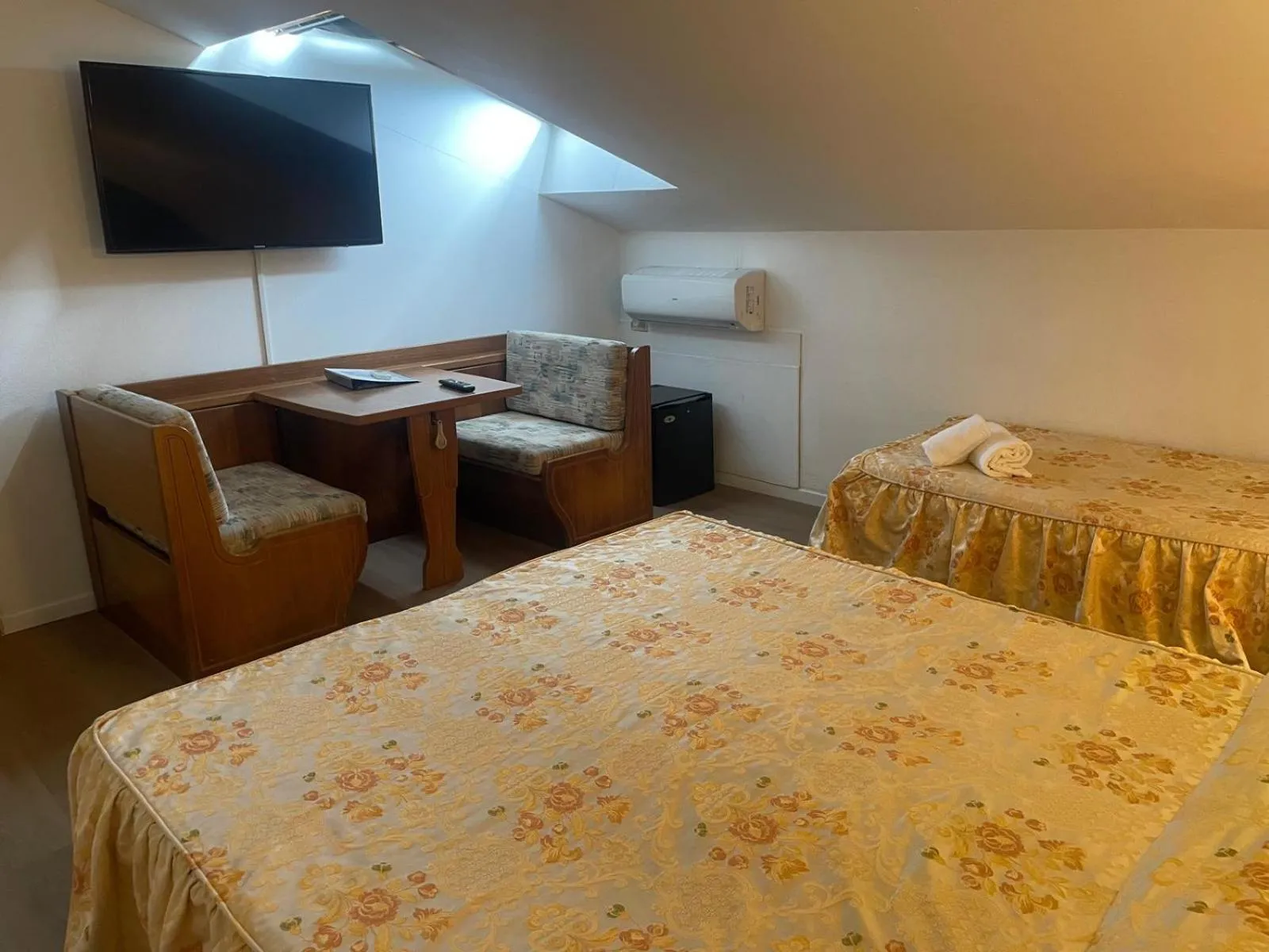 Bed in Hotel Villa Luisa