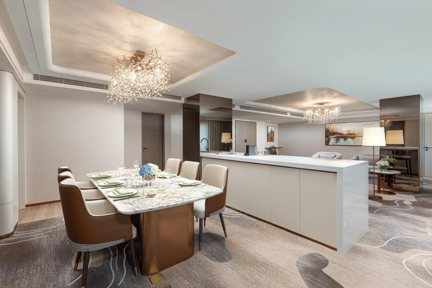 Dining area in Sunworld Dynasty Hotel Beijing Wangfujing