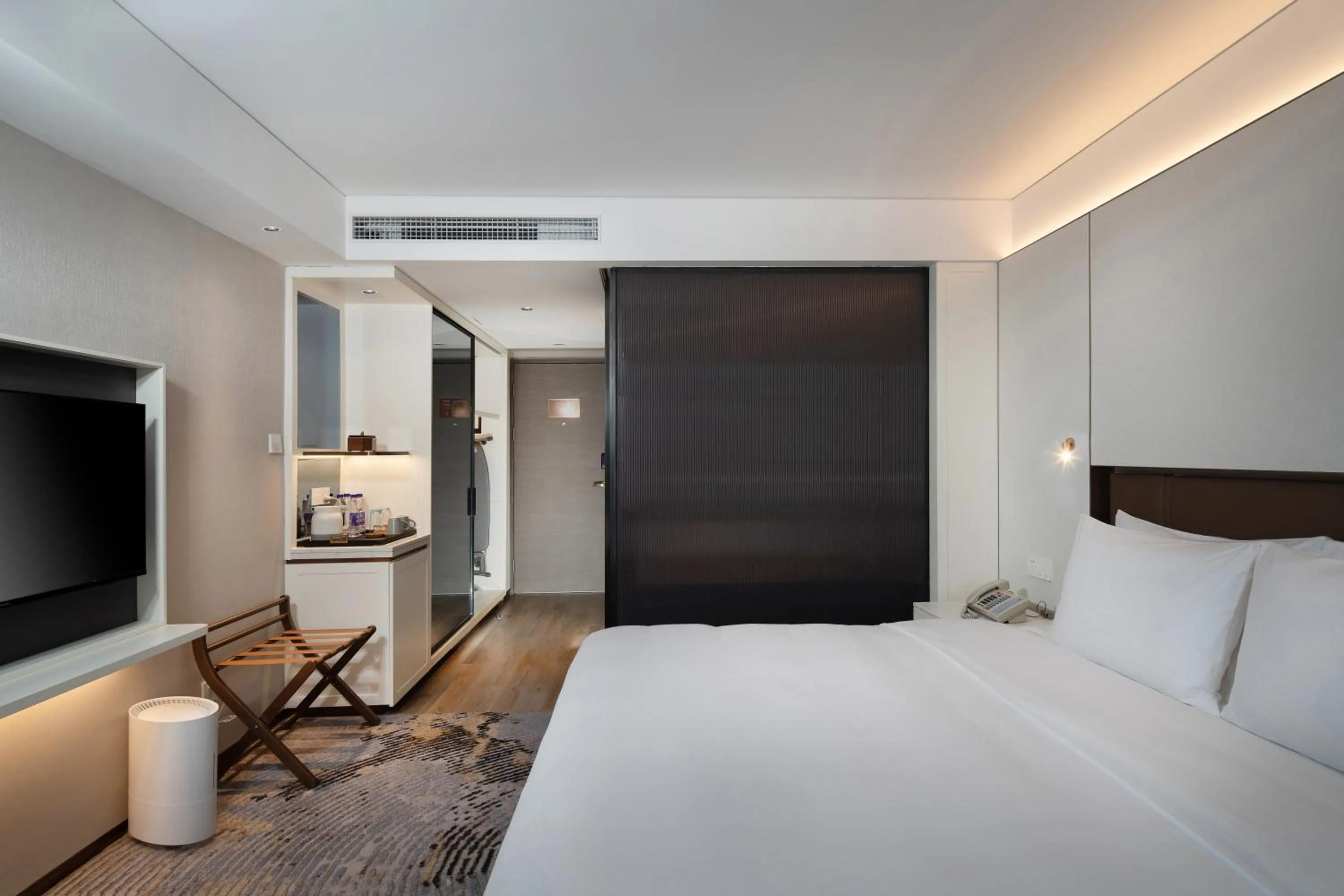 Photo of the whole room, Bed in Sunworld Dynasty Hotel Beijing Wangfujing